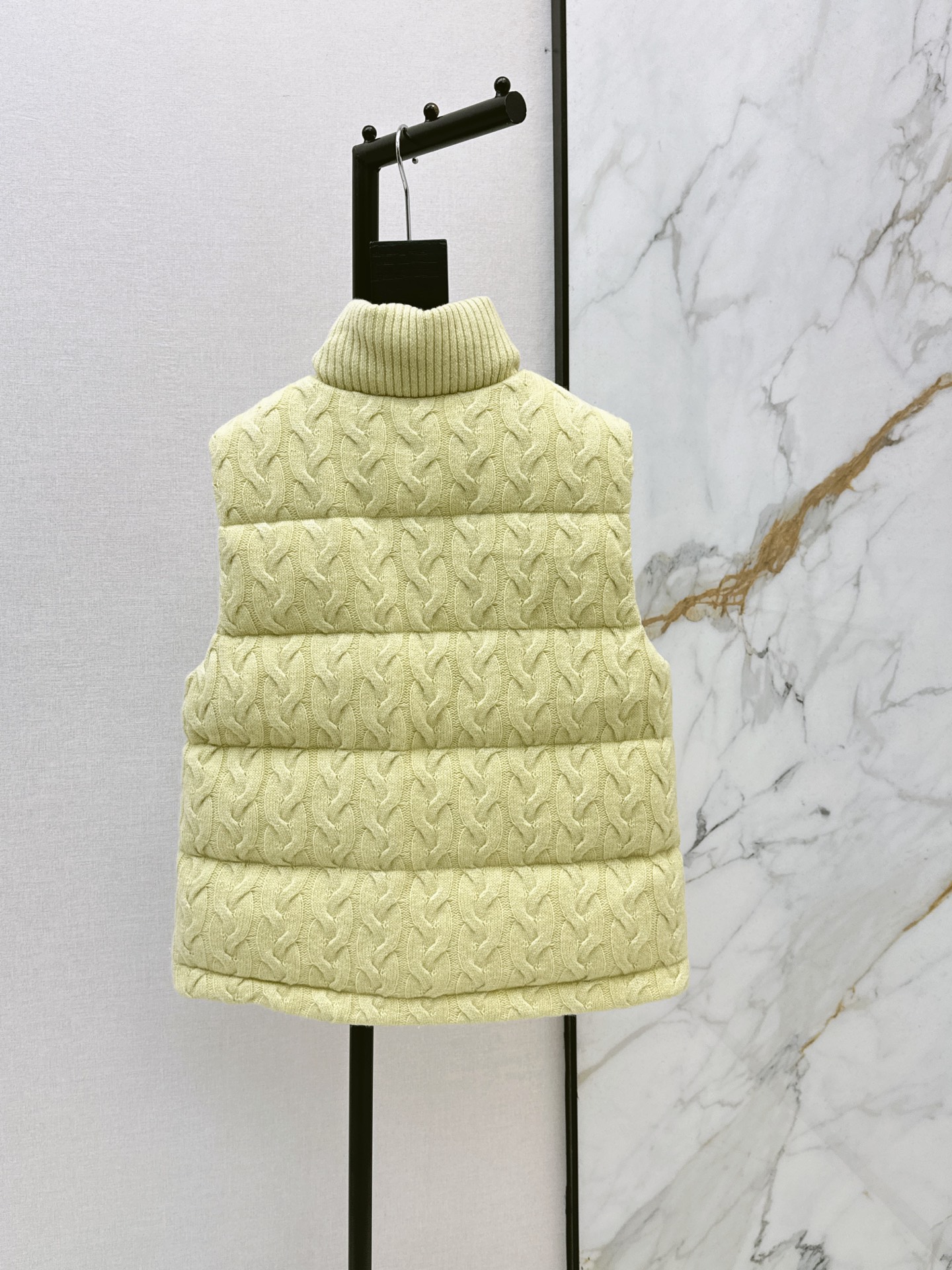 Brun 26fw knit contract down vest