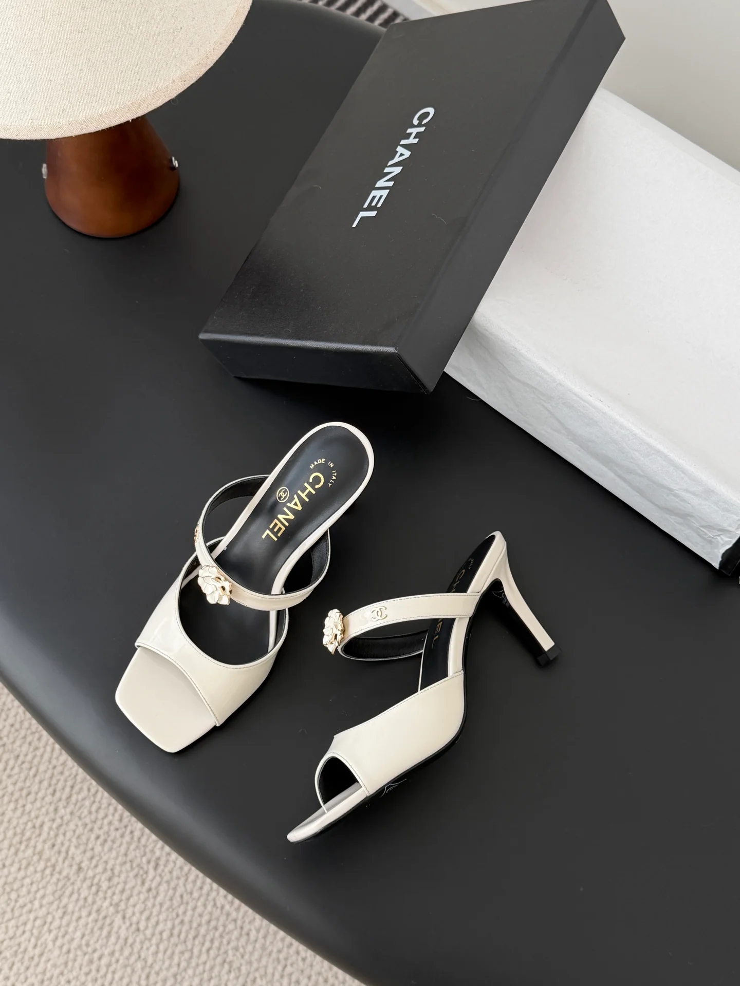 Chan 26ss camellia leather open-toe stiletto sandals