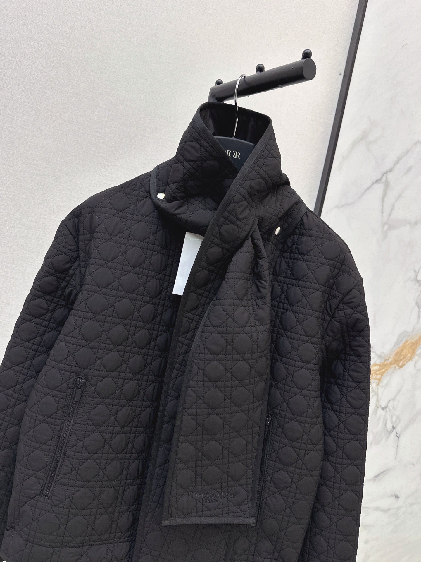 CD 26fw diamond-quilted jacket with scarf collar