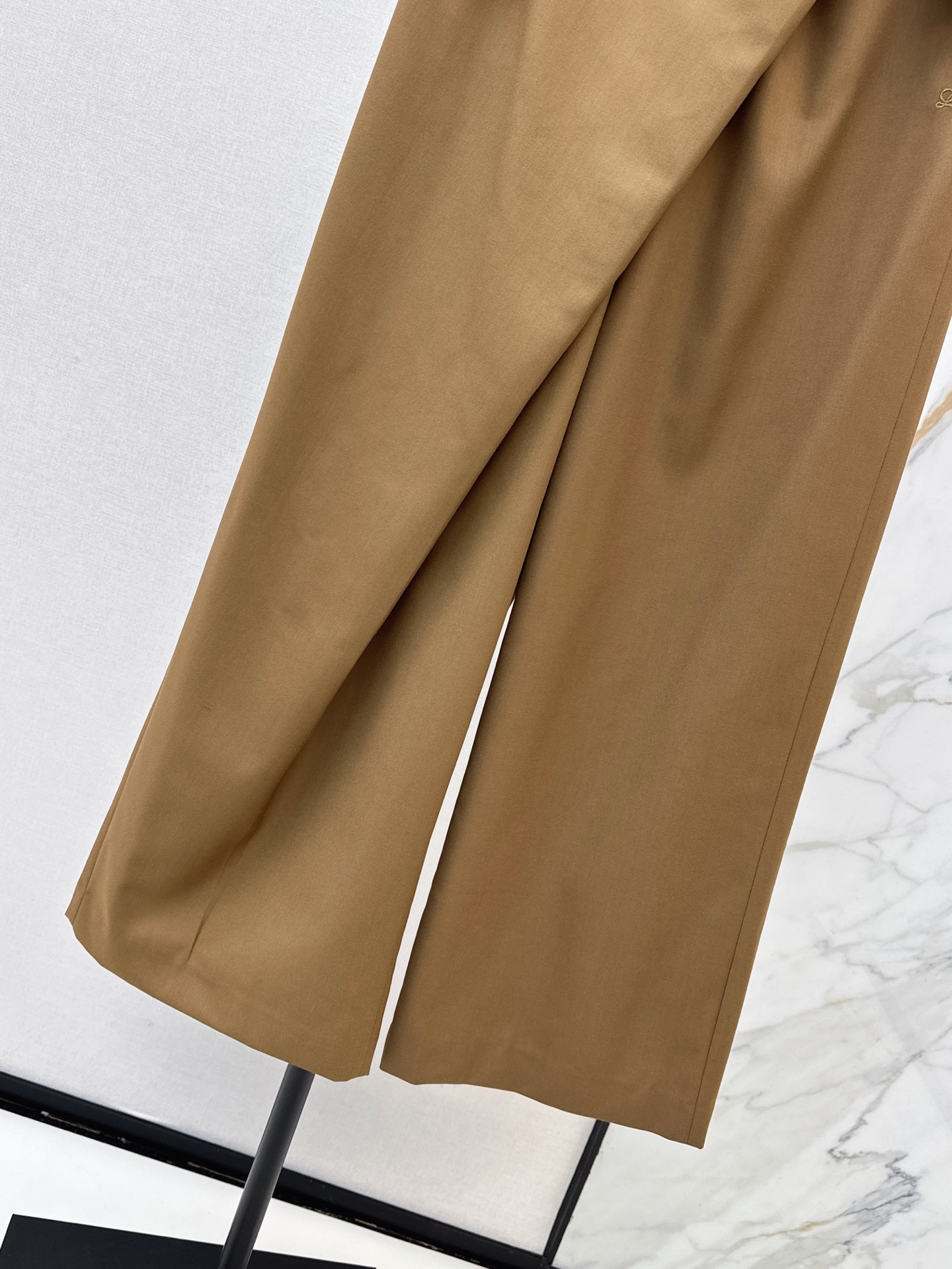 Loe 26fw asymmetric wide-leg pants
