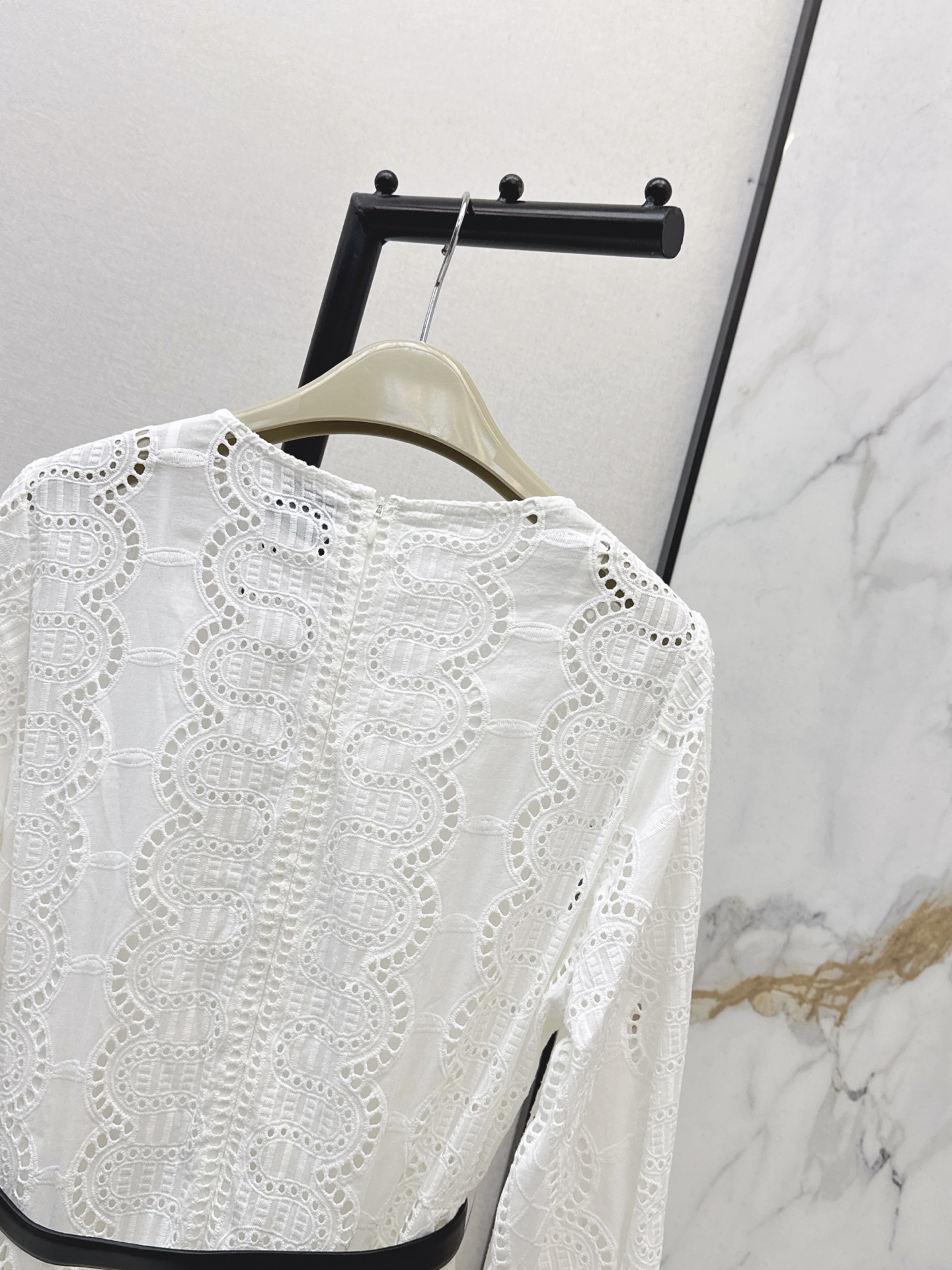 Burb 26ss embroidery belted dress