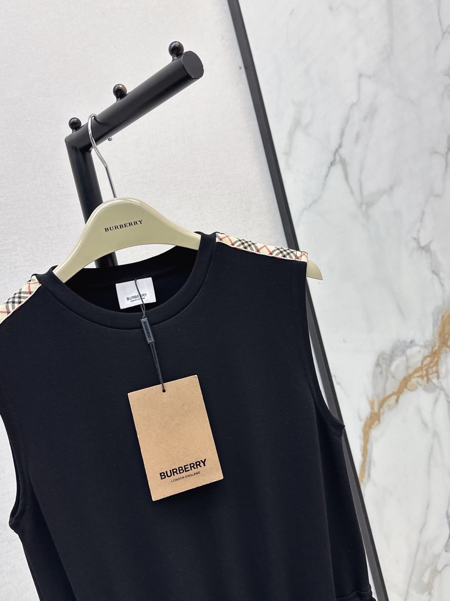 Bur 26ss sleeveless dress