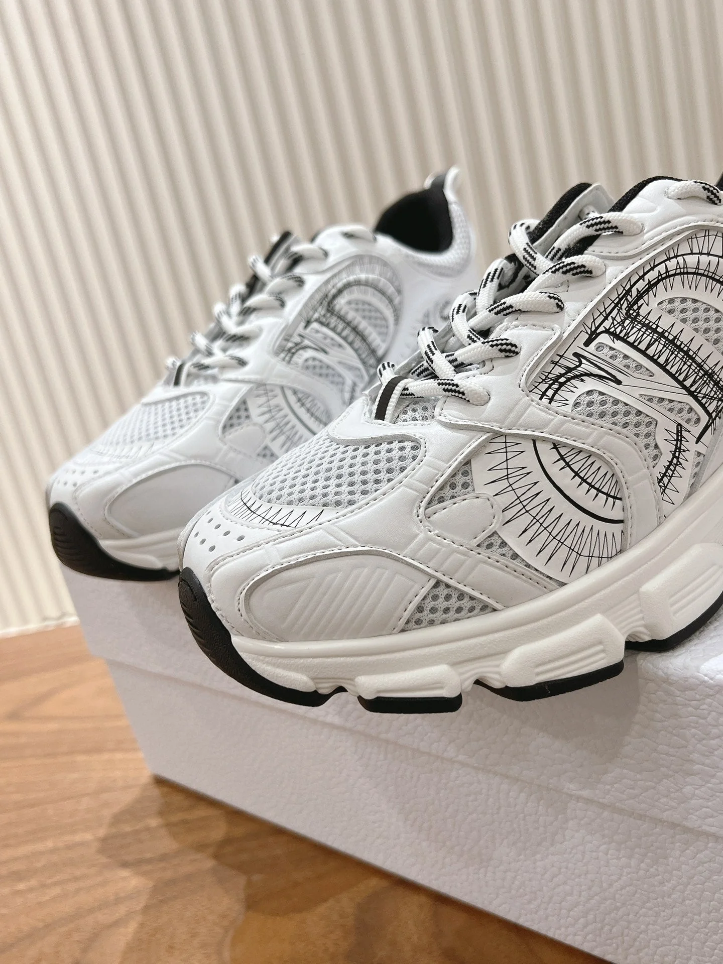 D chrono sneaker