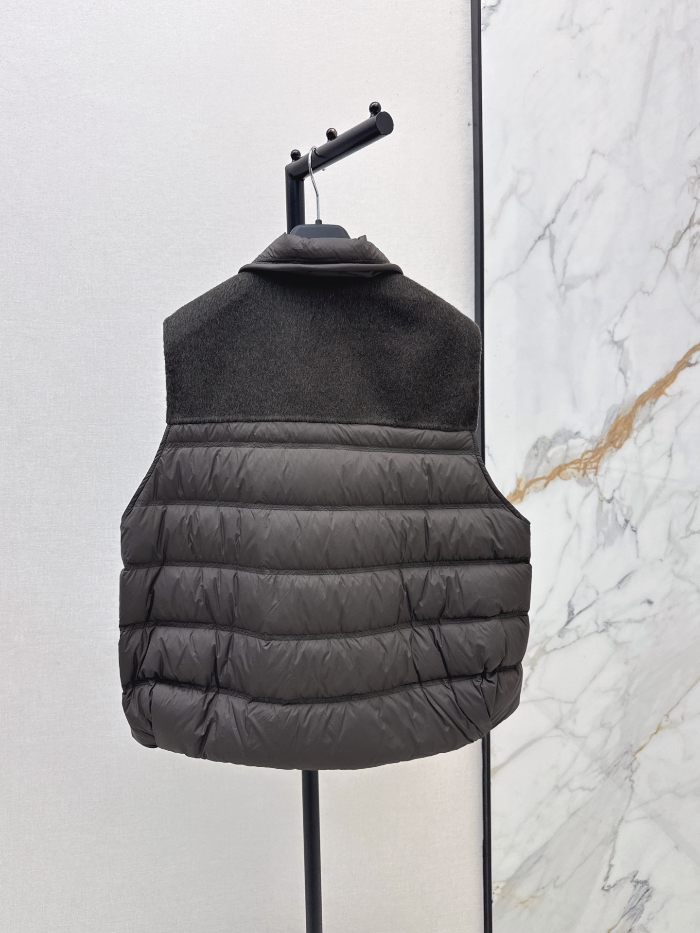 Max 26fw knit contract down vest