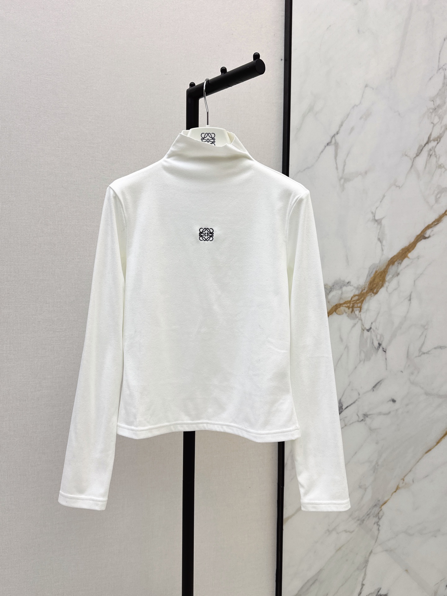 Loe 26fw high neck basic tee