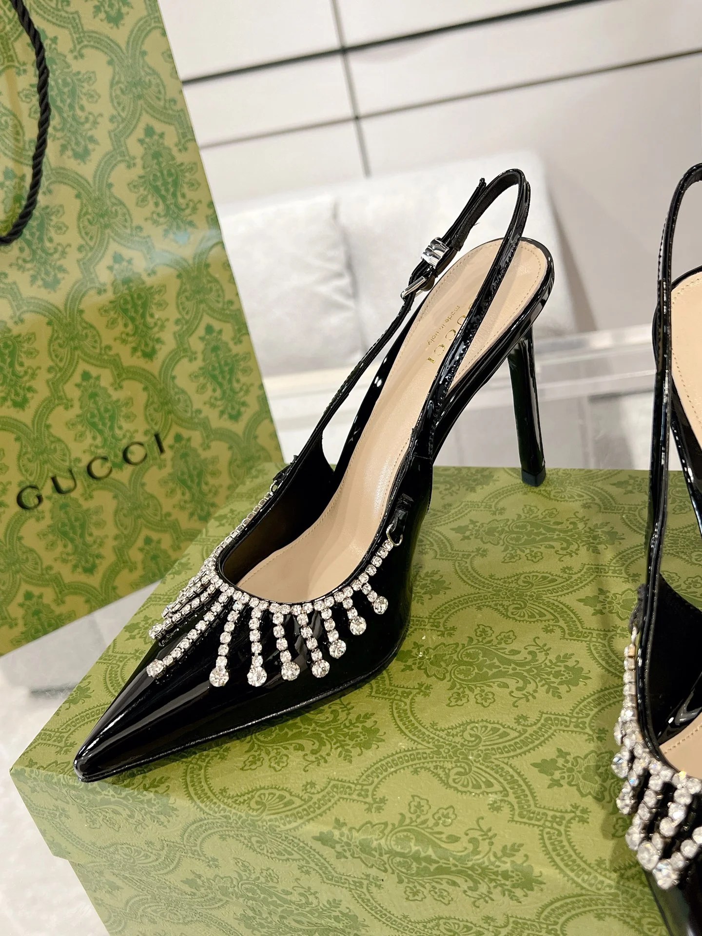 Gucc 25fw rhinestones slingback heels