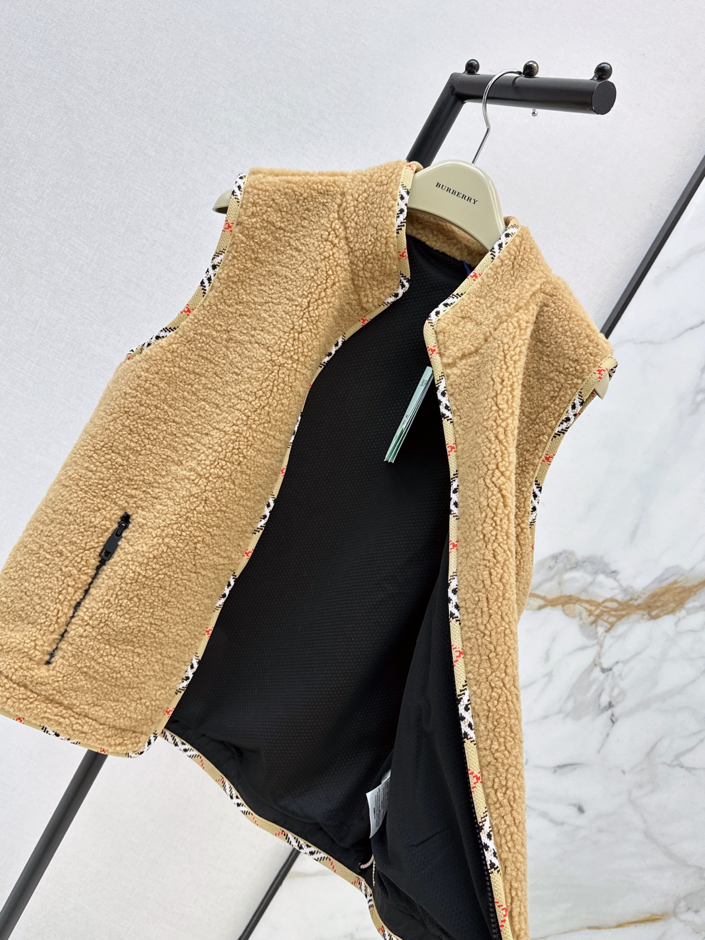 Bur 26fw sherpa fleece zipper vest