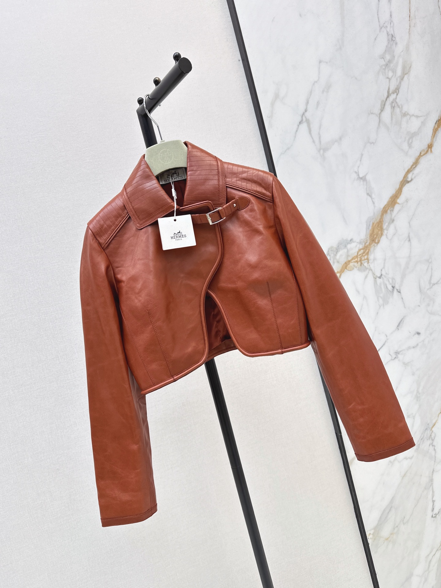 Her 26fw cropped leather jacket