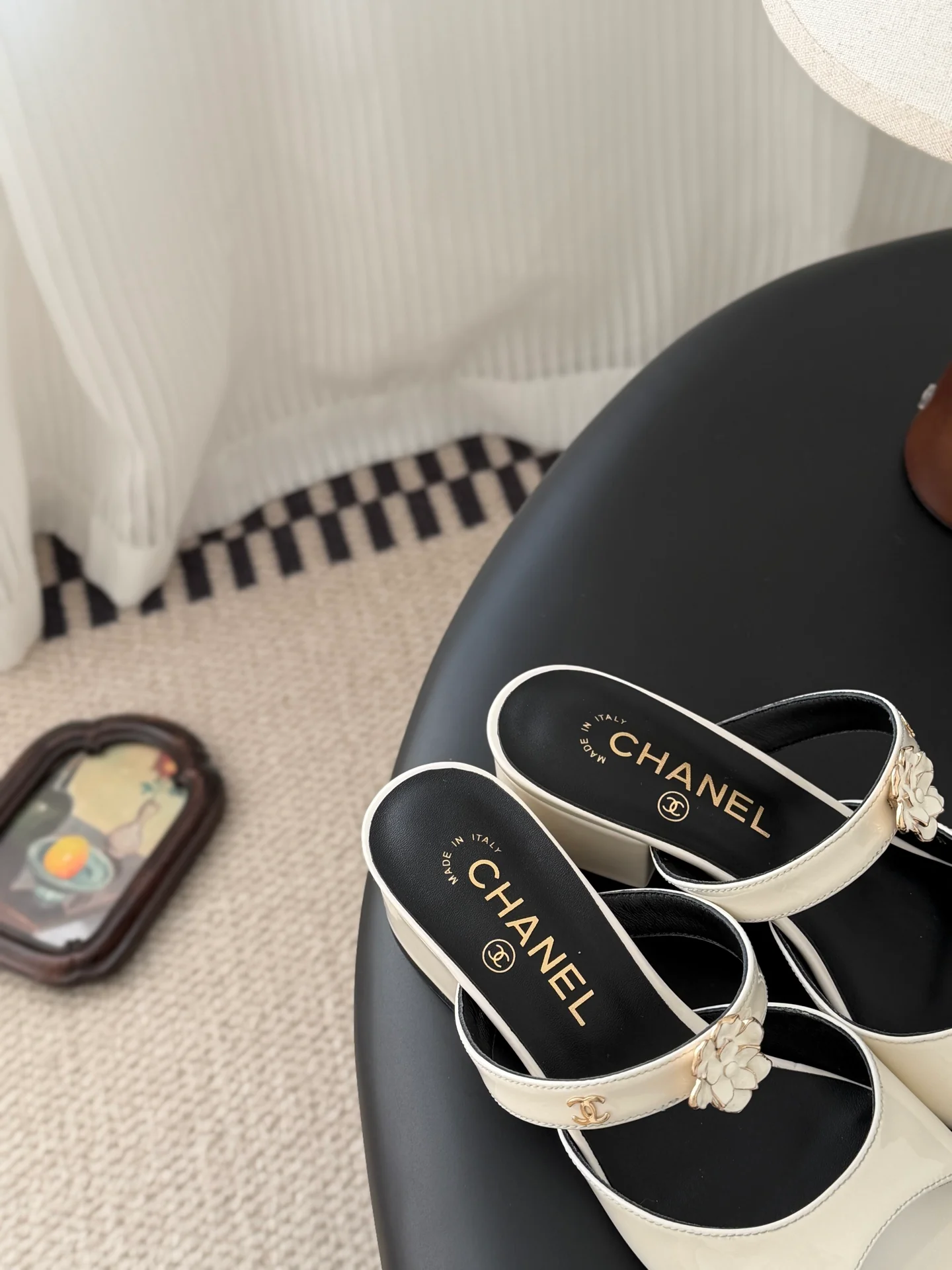 Chan 26ss camellia leather sandals