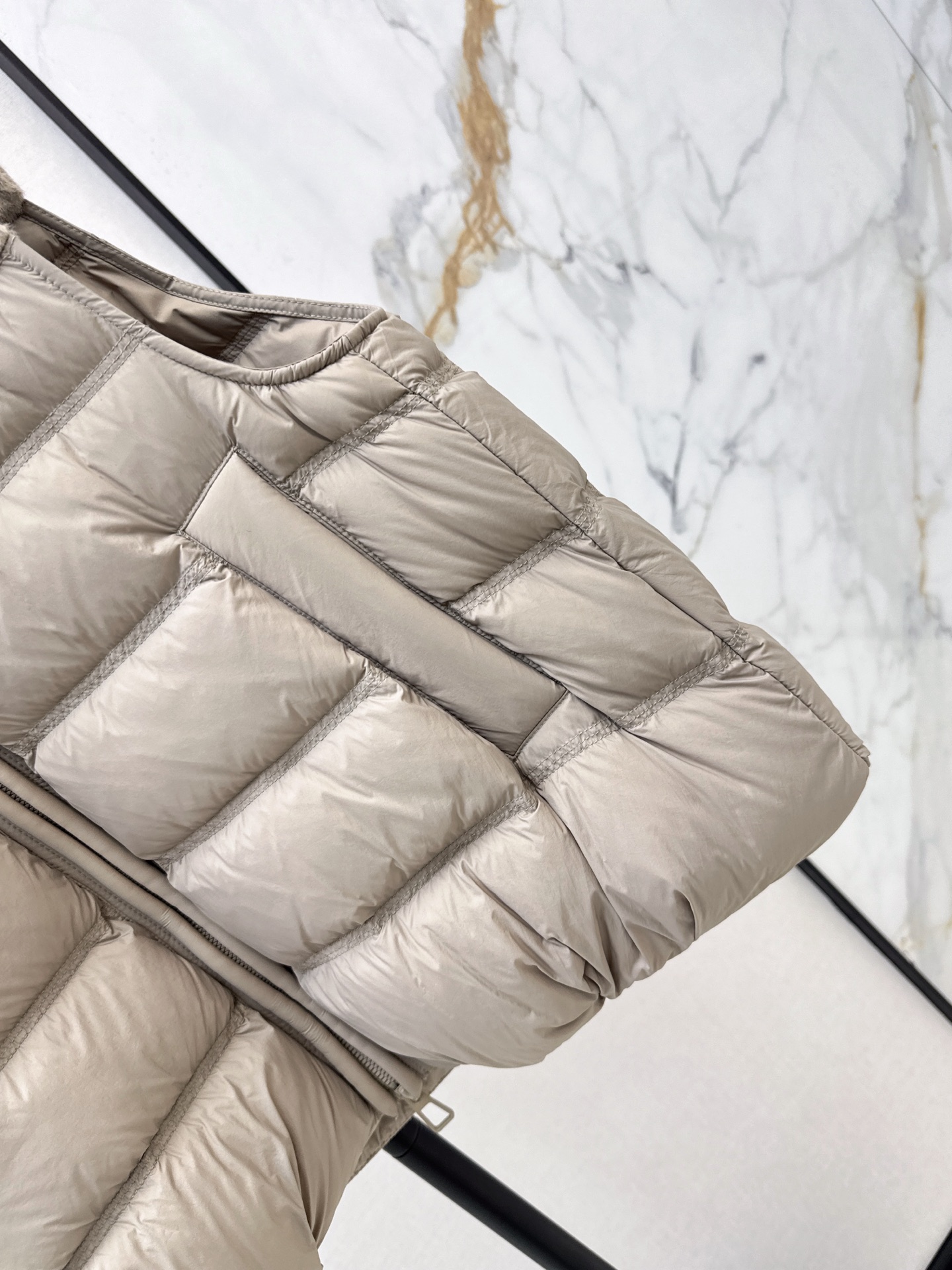 Max 26fw knit contract down vest