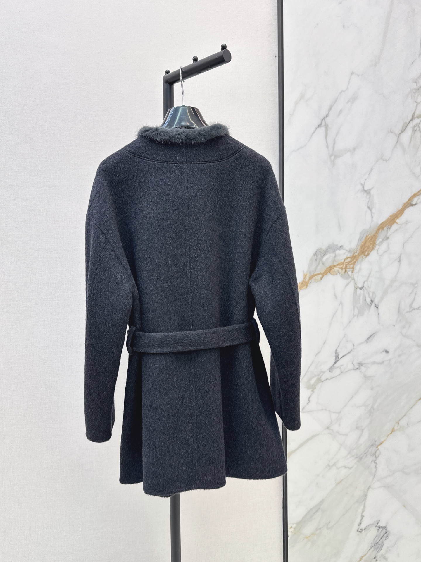 Fen 26fw fur-trim cropped belted overcoats