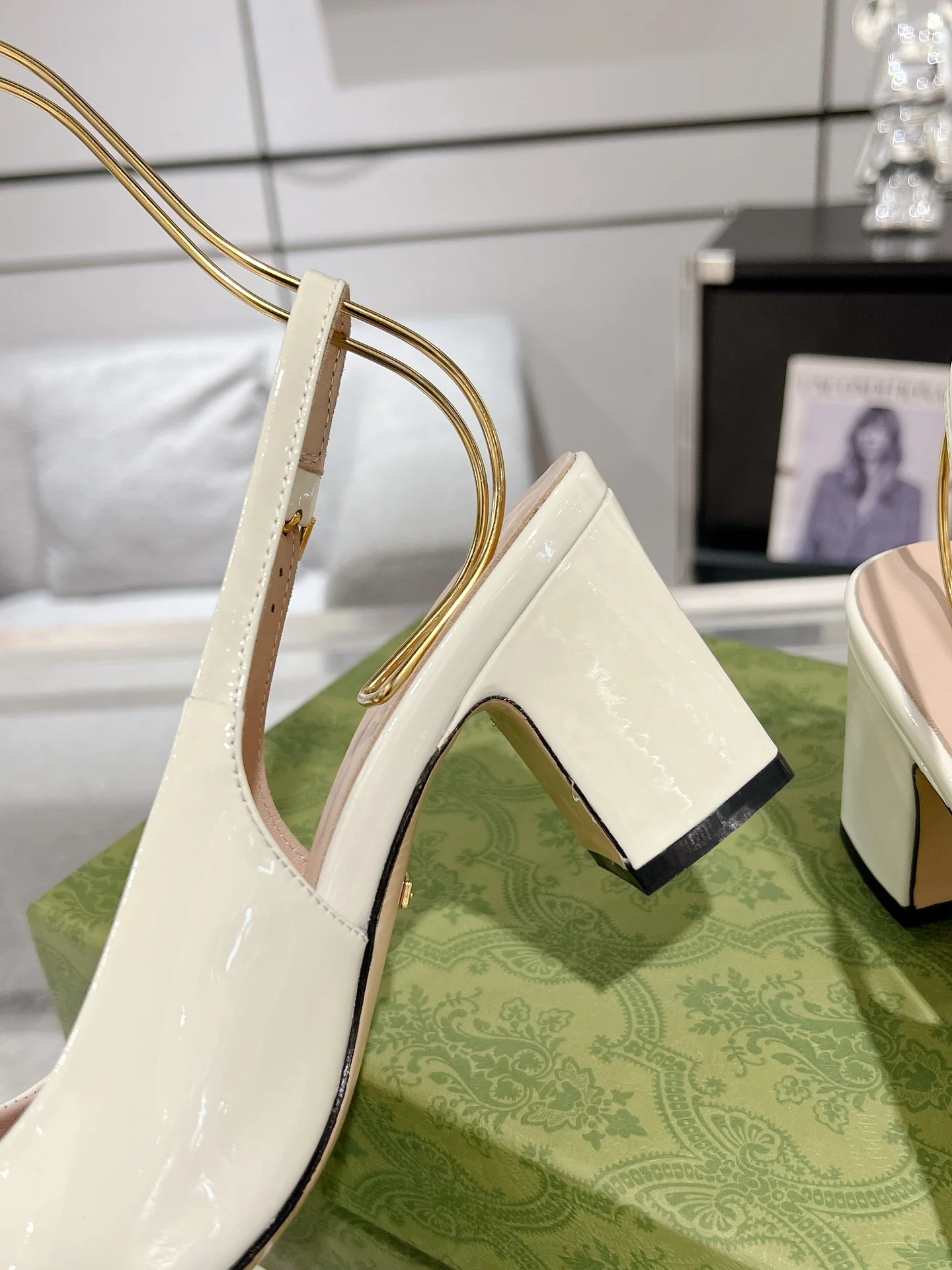 Gucc 26ss slingback chunky heel