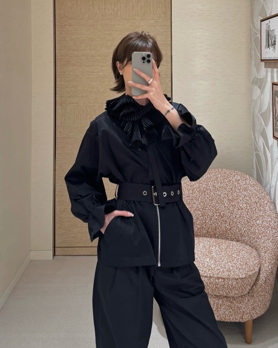 Loui 26fw cropped belted trench coats