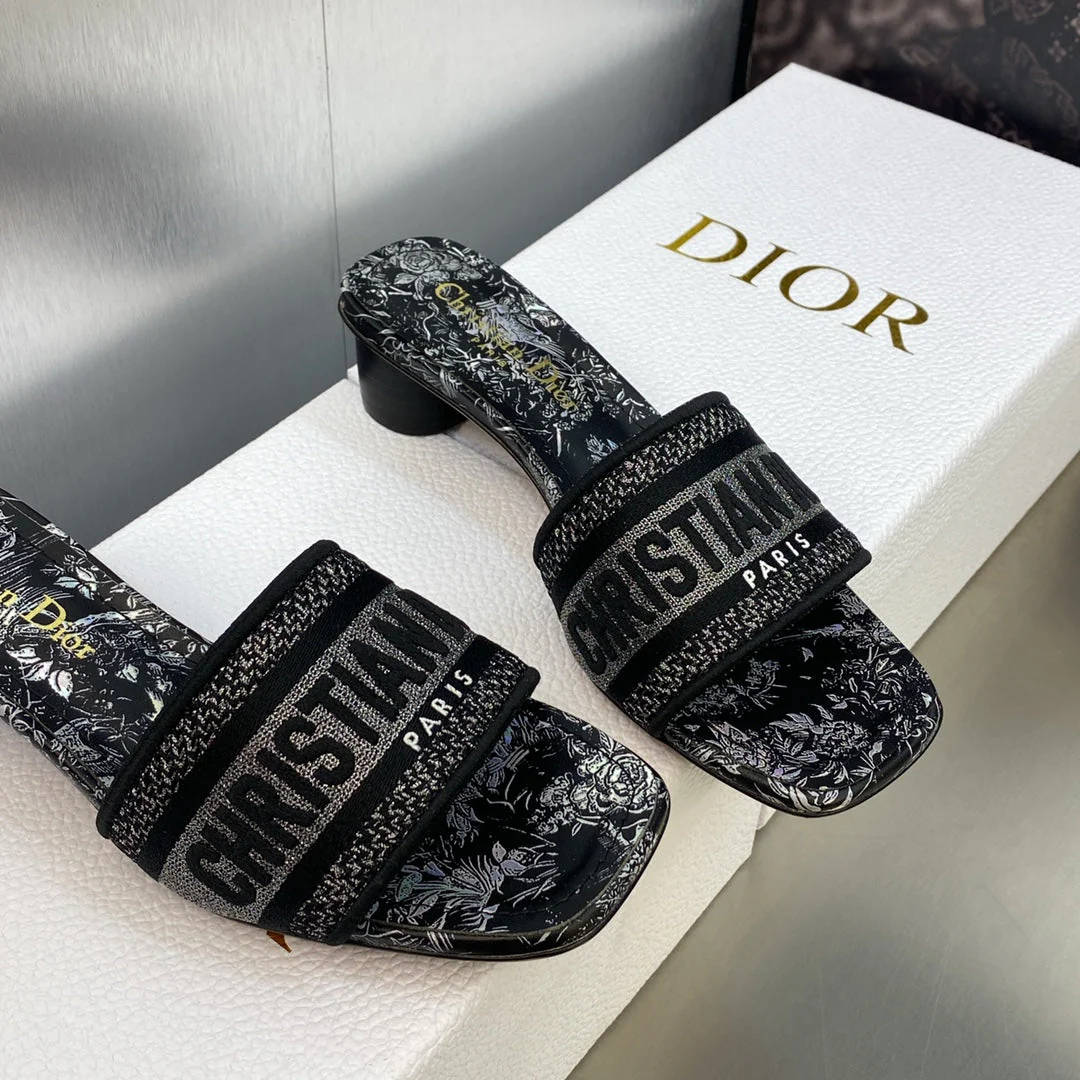 CD 25ss DWAY slippers
