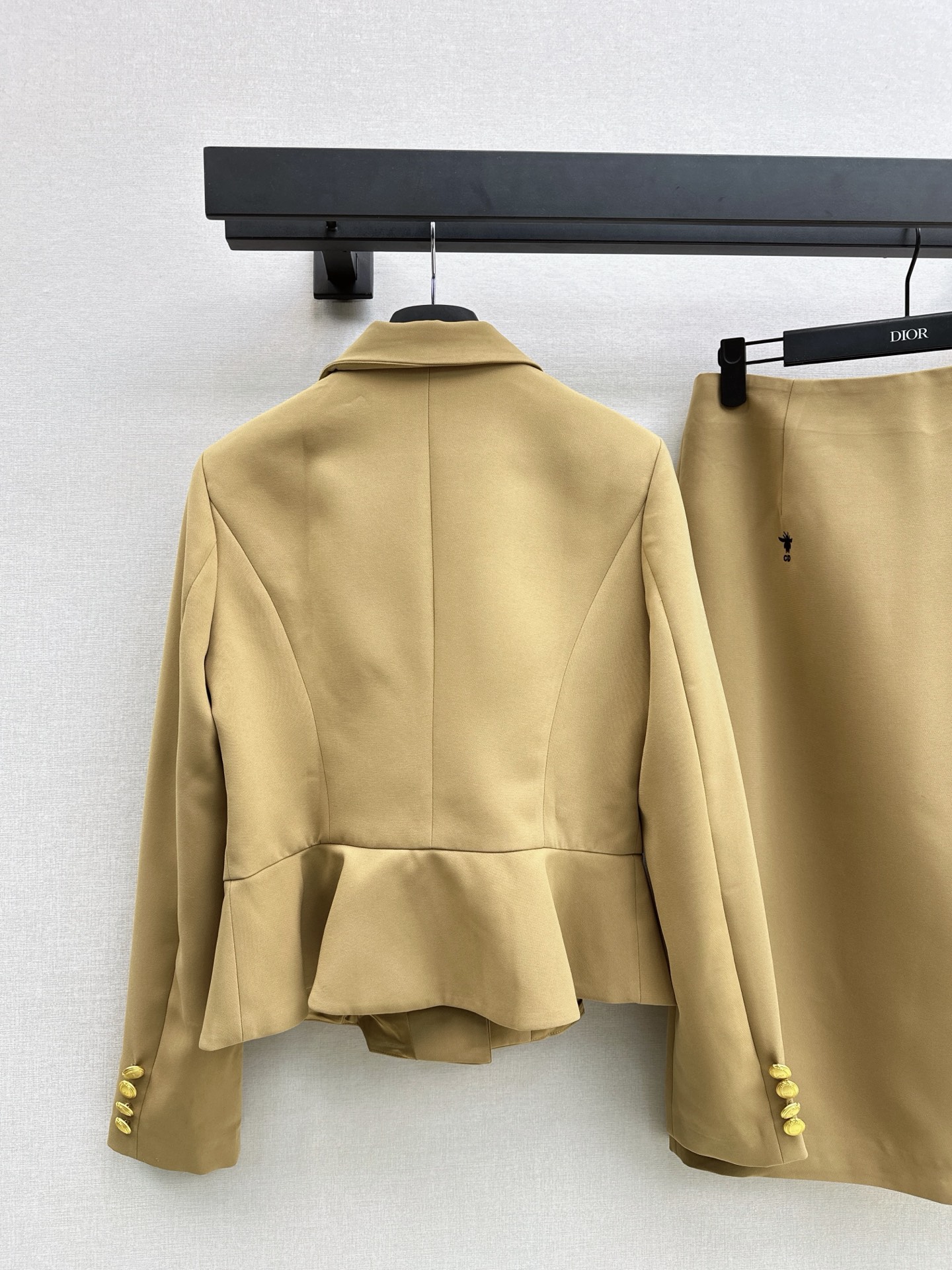 CD 26fw bee embroidery jacket A-lin skirt