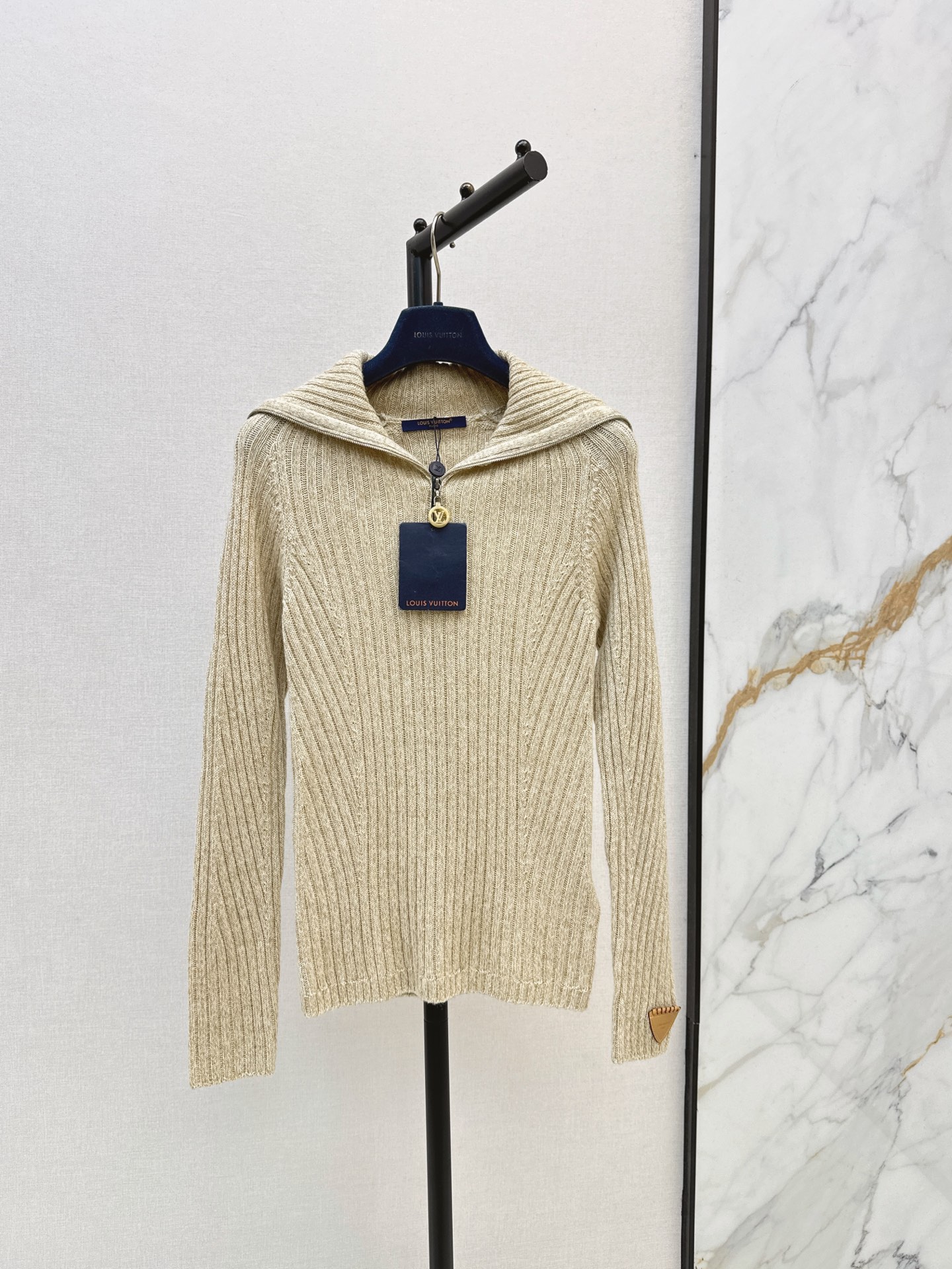 Loui 26fw knit slim-fit basic tee