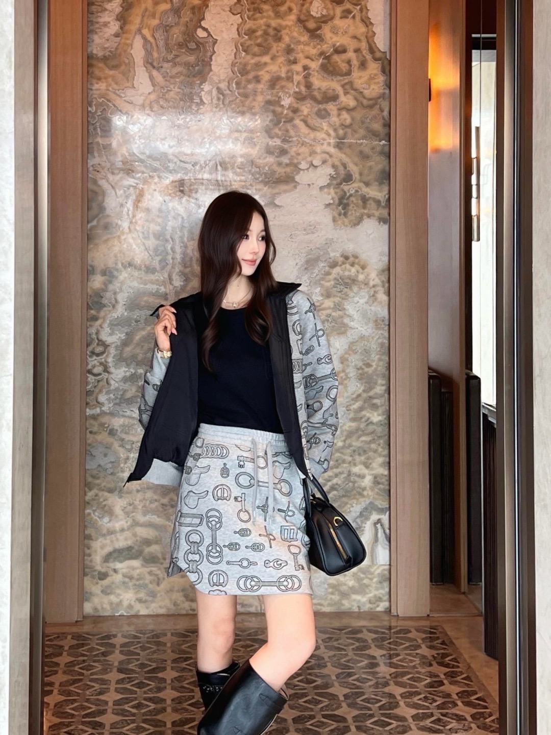 Her 26fw reversible print hooded jacket