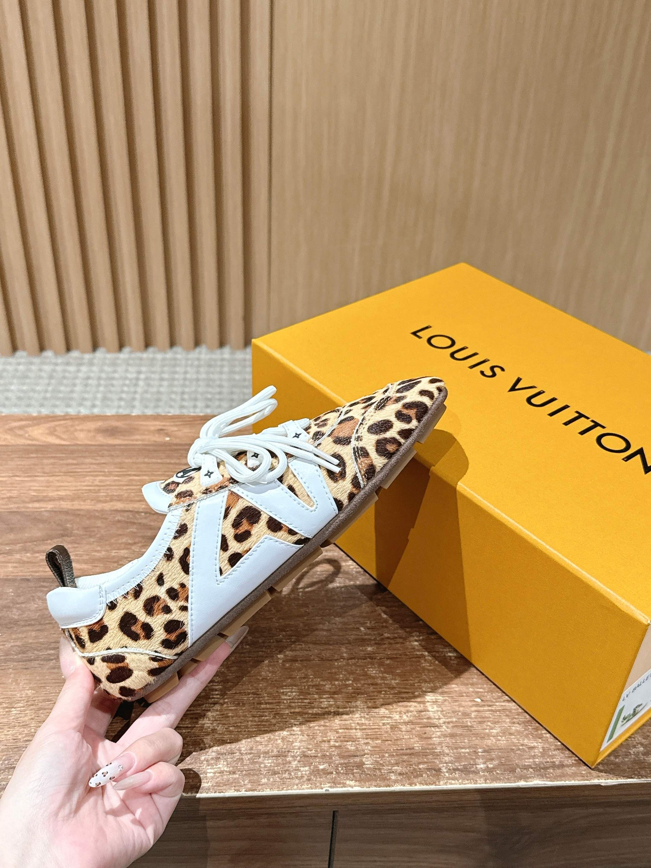 Loui 25fw sneaker