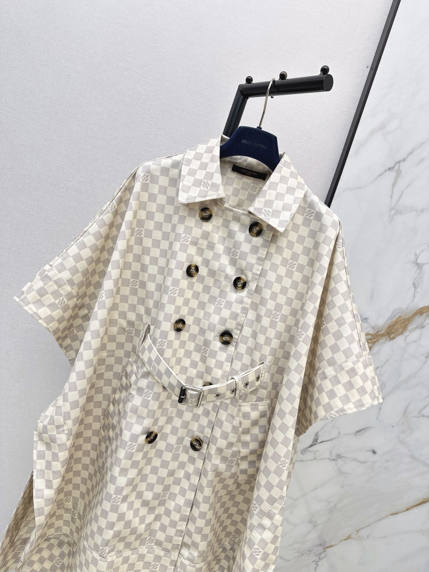 Loui 26fw check cape jacket