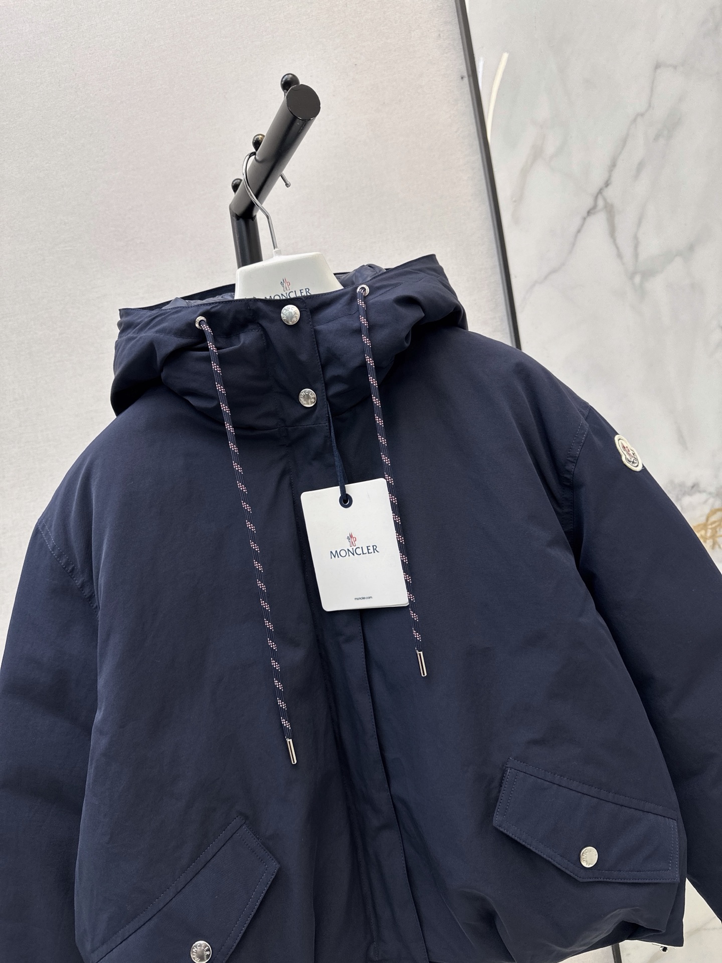 Monc 26fw hooded cropped down jacket