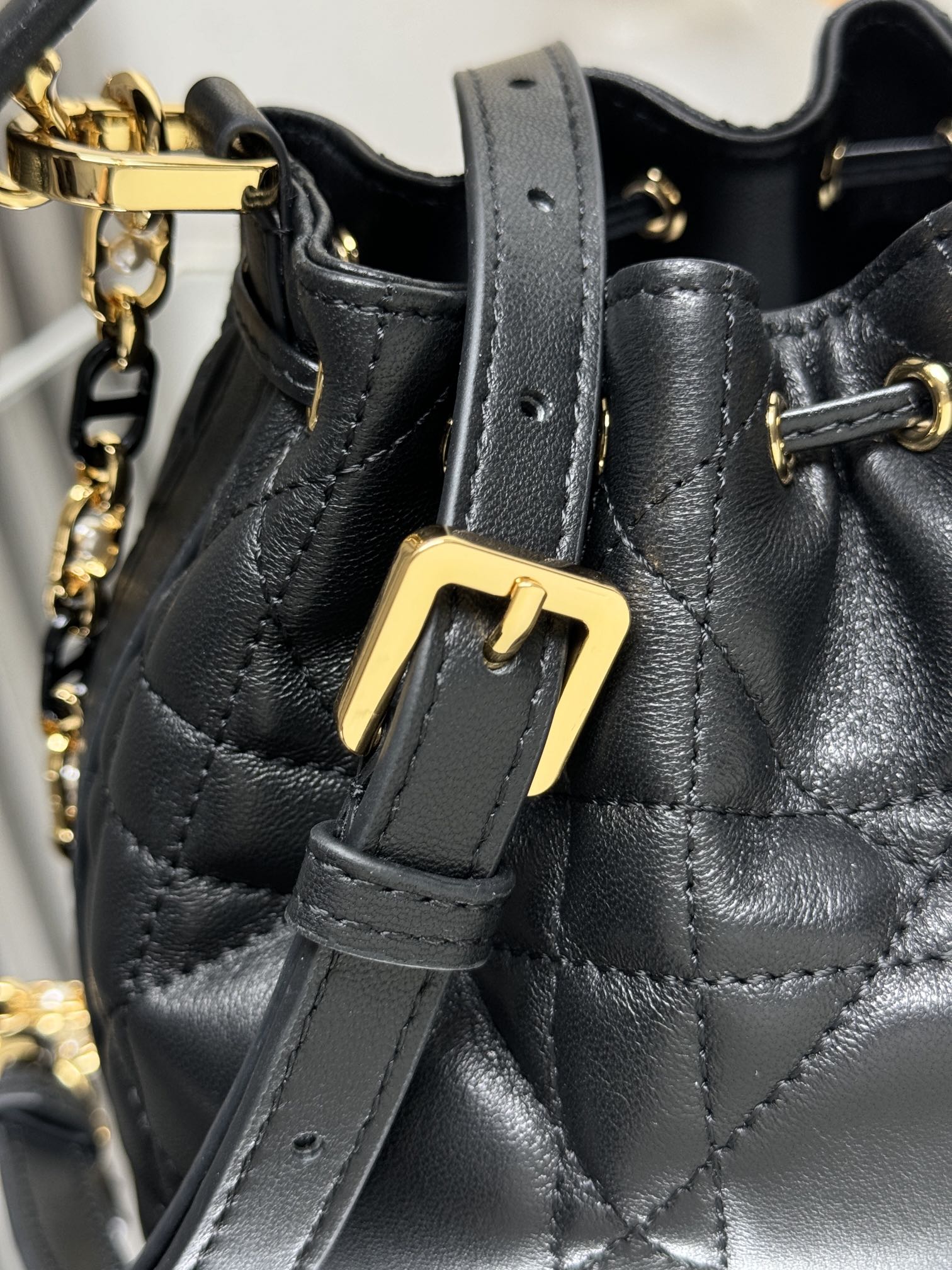 D Small Jolie Bucket Bag
