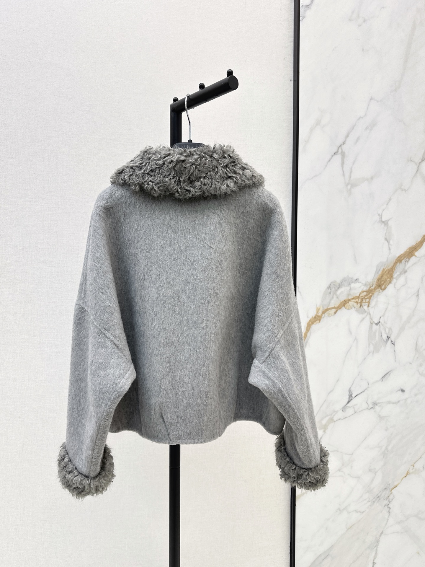 Max 26fw fur-trim woolen jacket