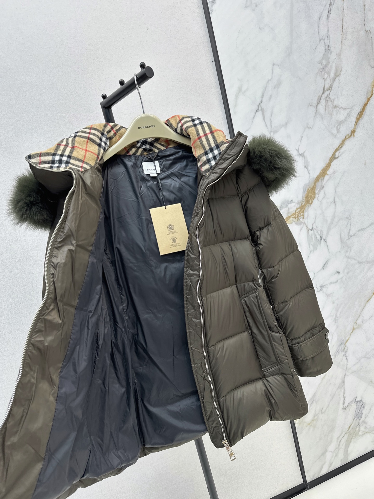 Bur 26fw Hooded Belted Down Jacket