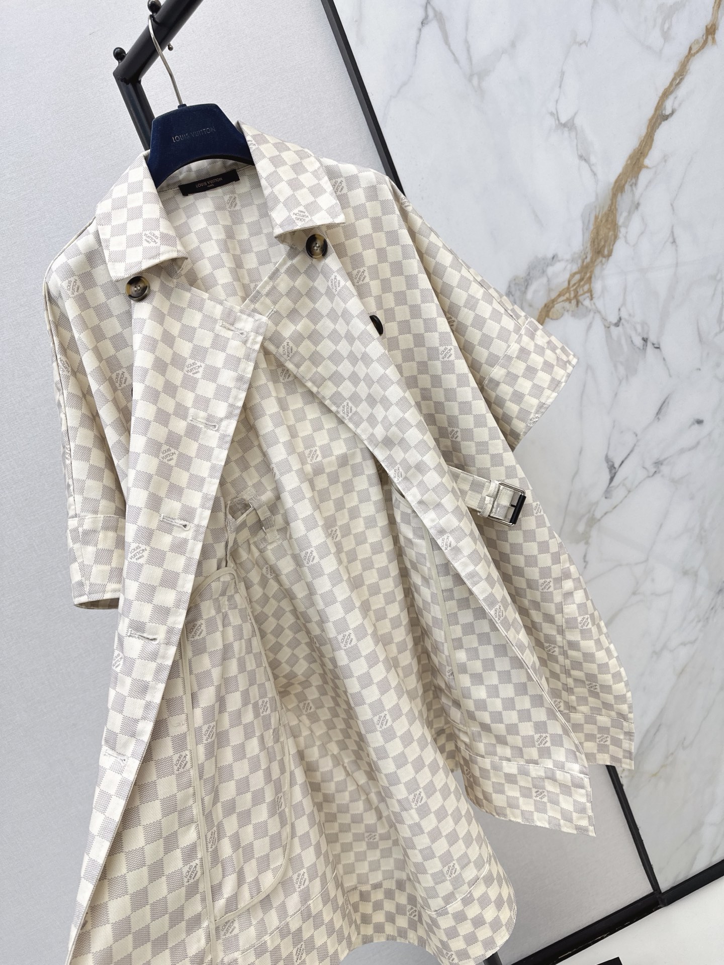 Loui 26fw check cape jacket