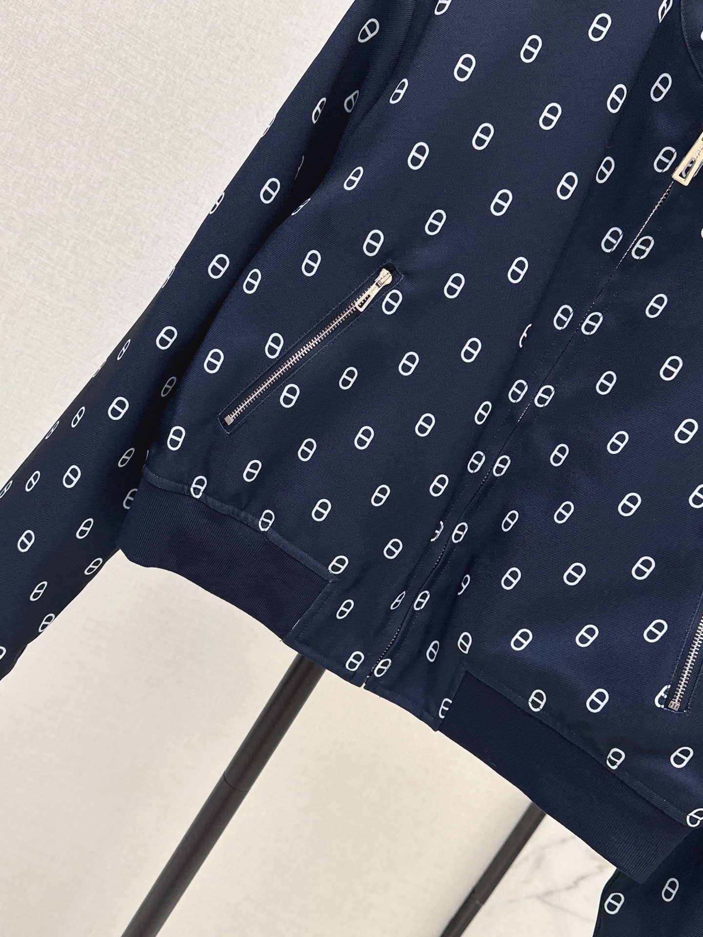 Her 26fw reversible print jacket