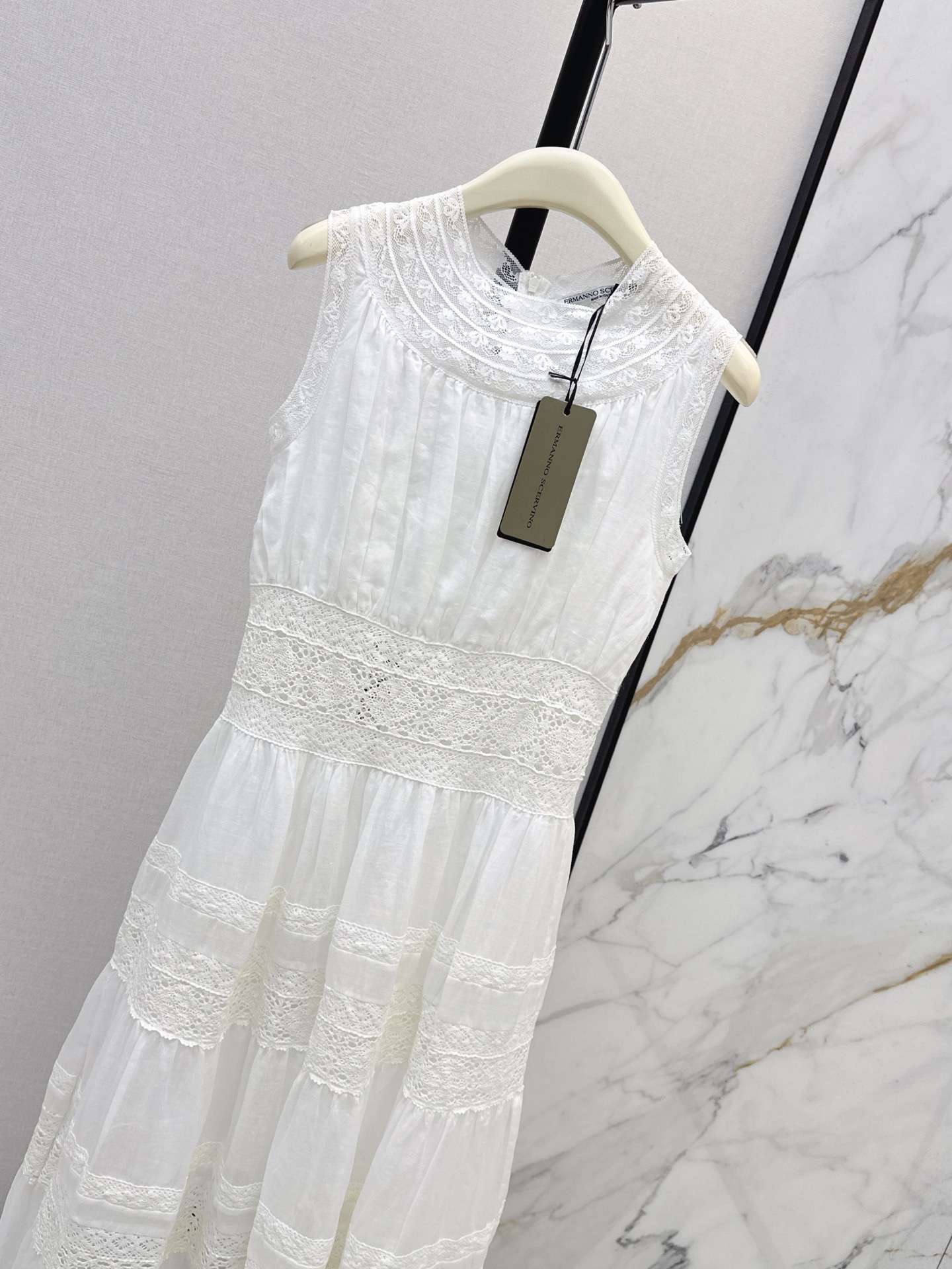 ES 26ss sleeveless lace trim dress