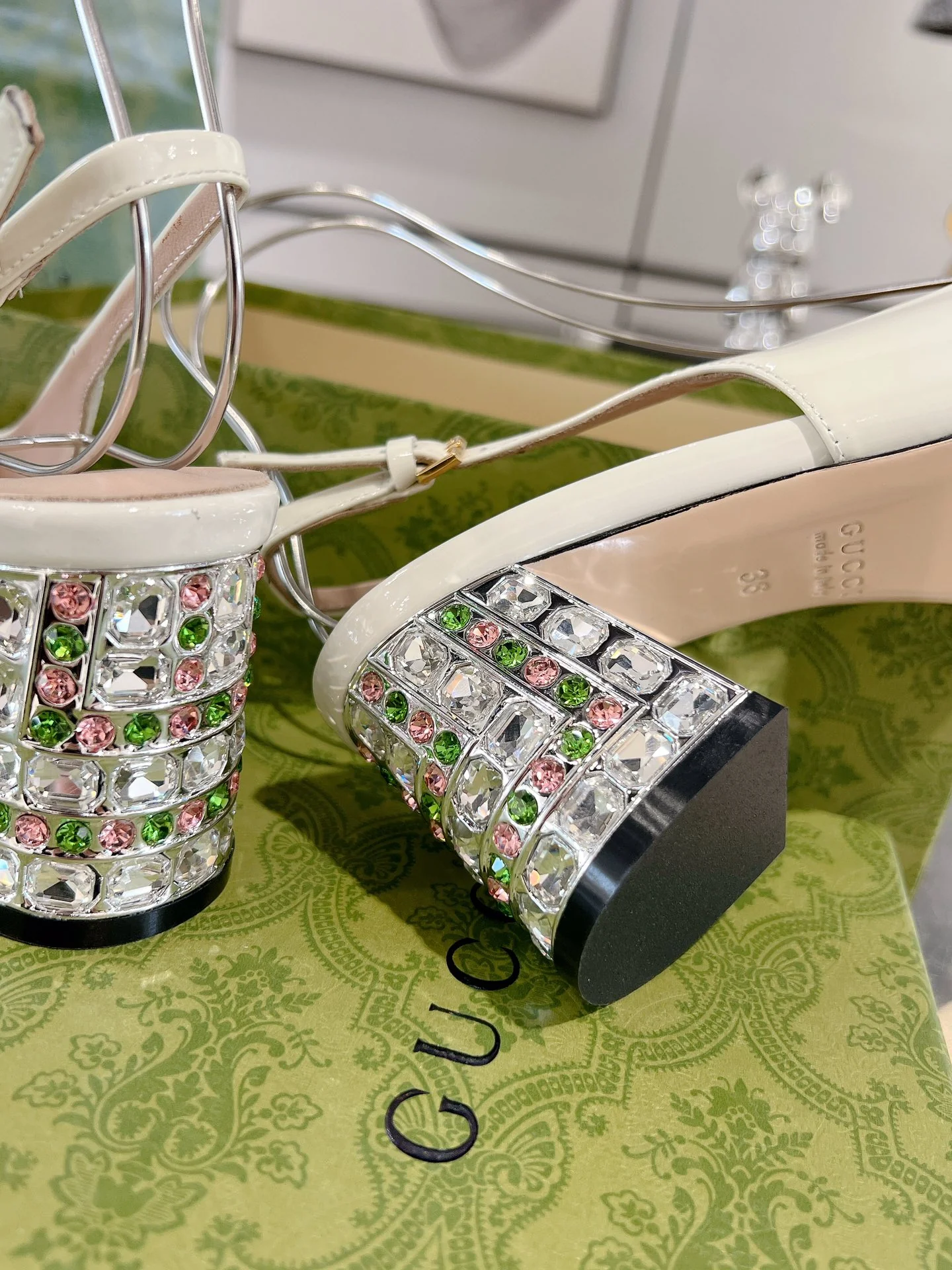 Gucc 26ss rhinestone slingback chunky heel