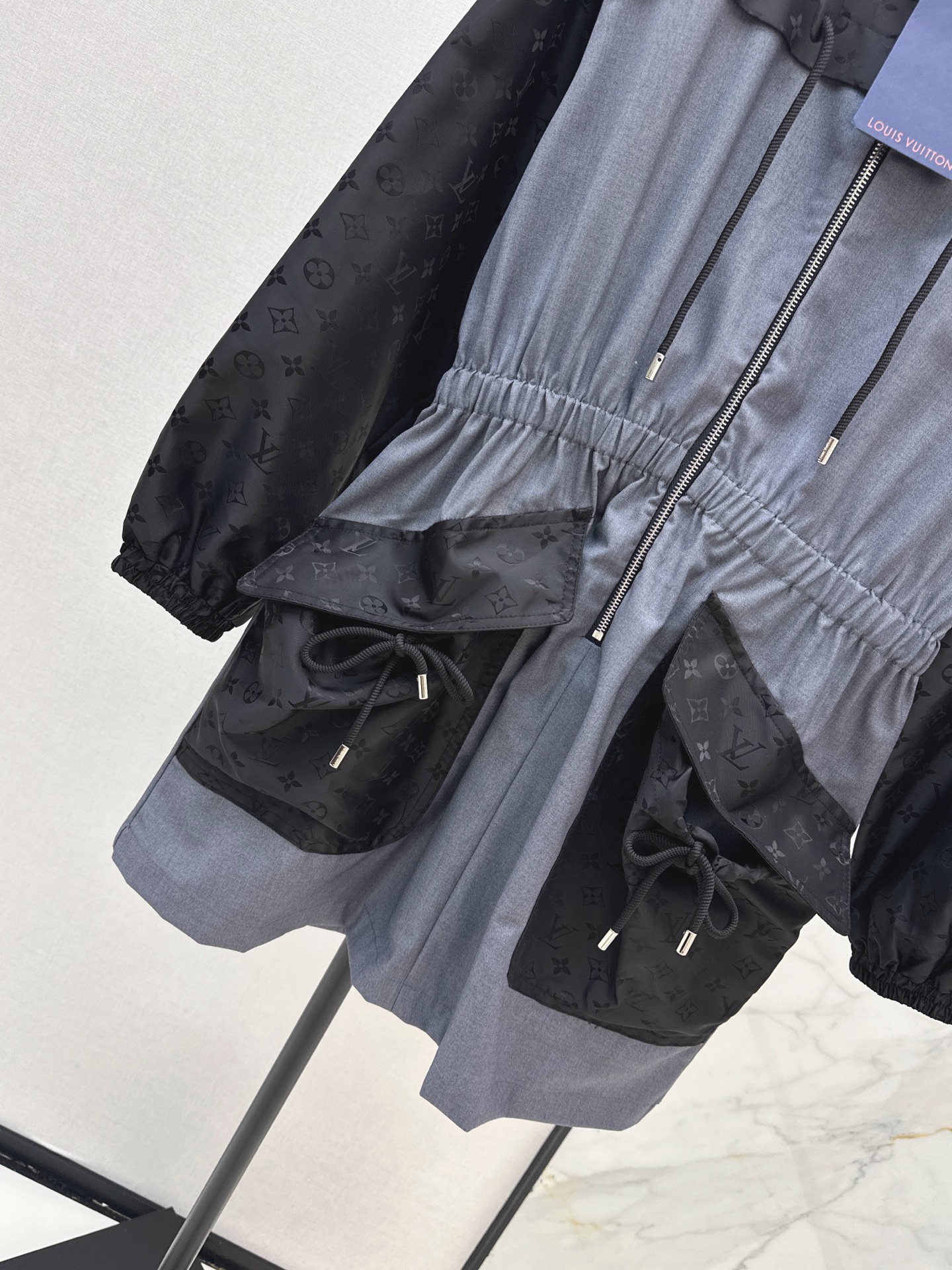 Loui 26fw hooded drawstring dress