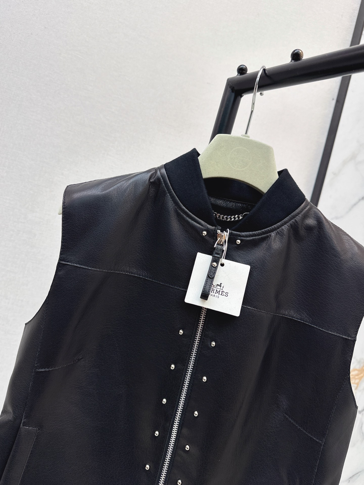 Her 26fw leather vest jacket