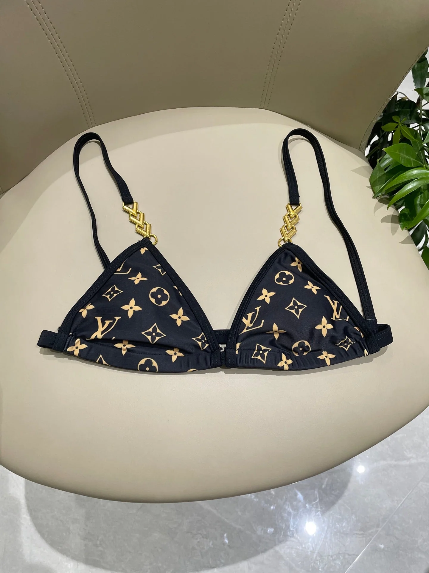 L swimsuit