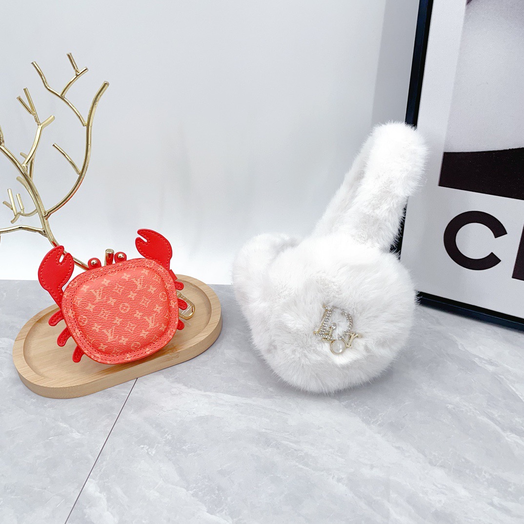 CD 26fw fluffy fur-look earmuffs