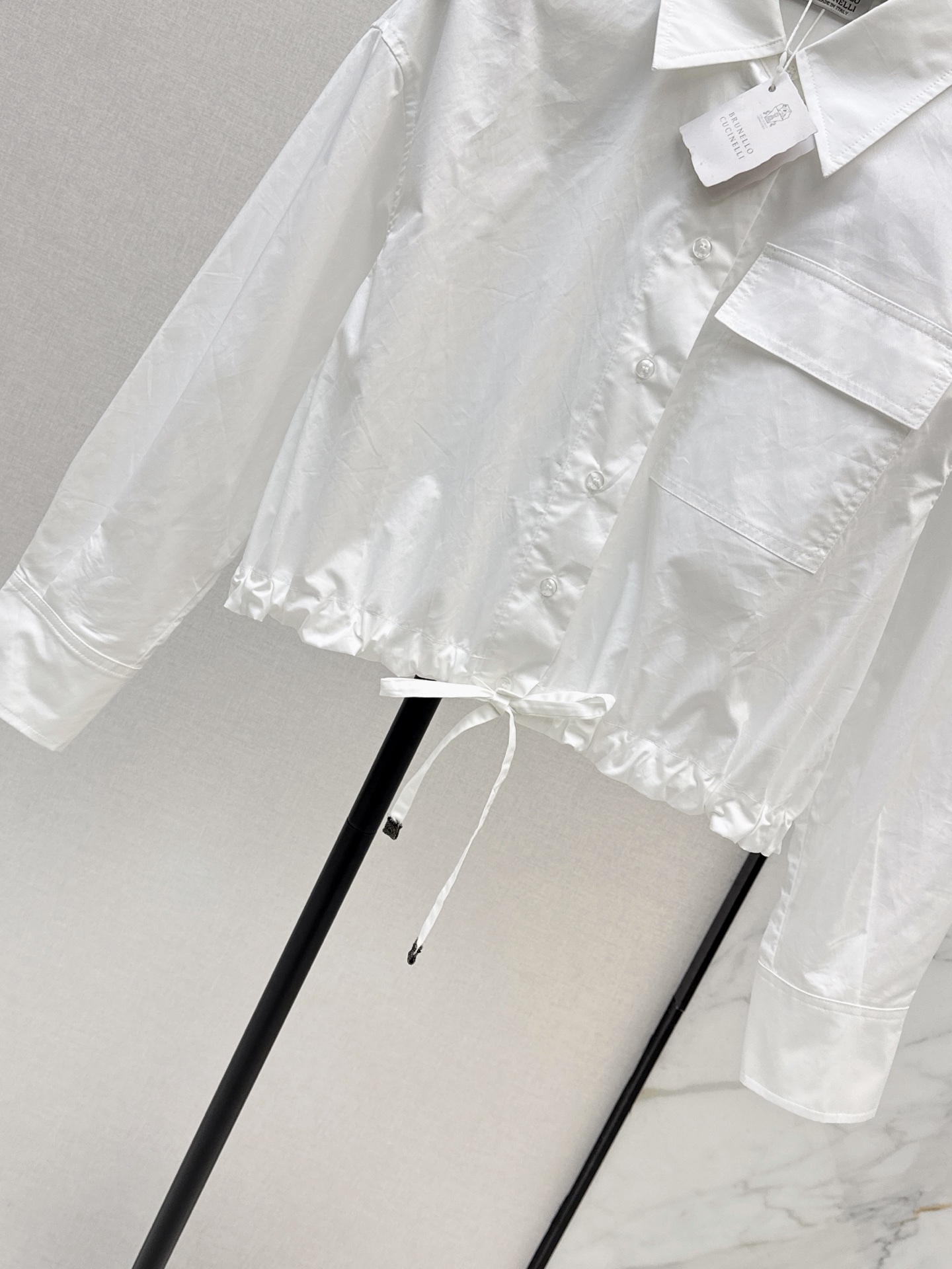 Brun 26fw cropped drawstring shirt