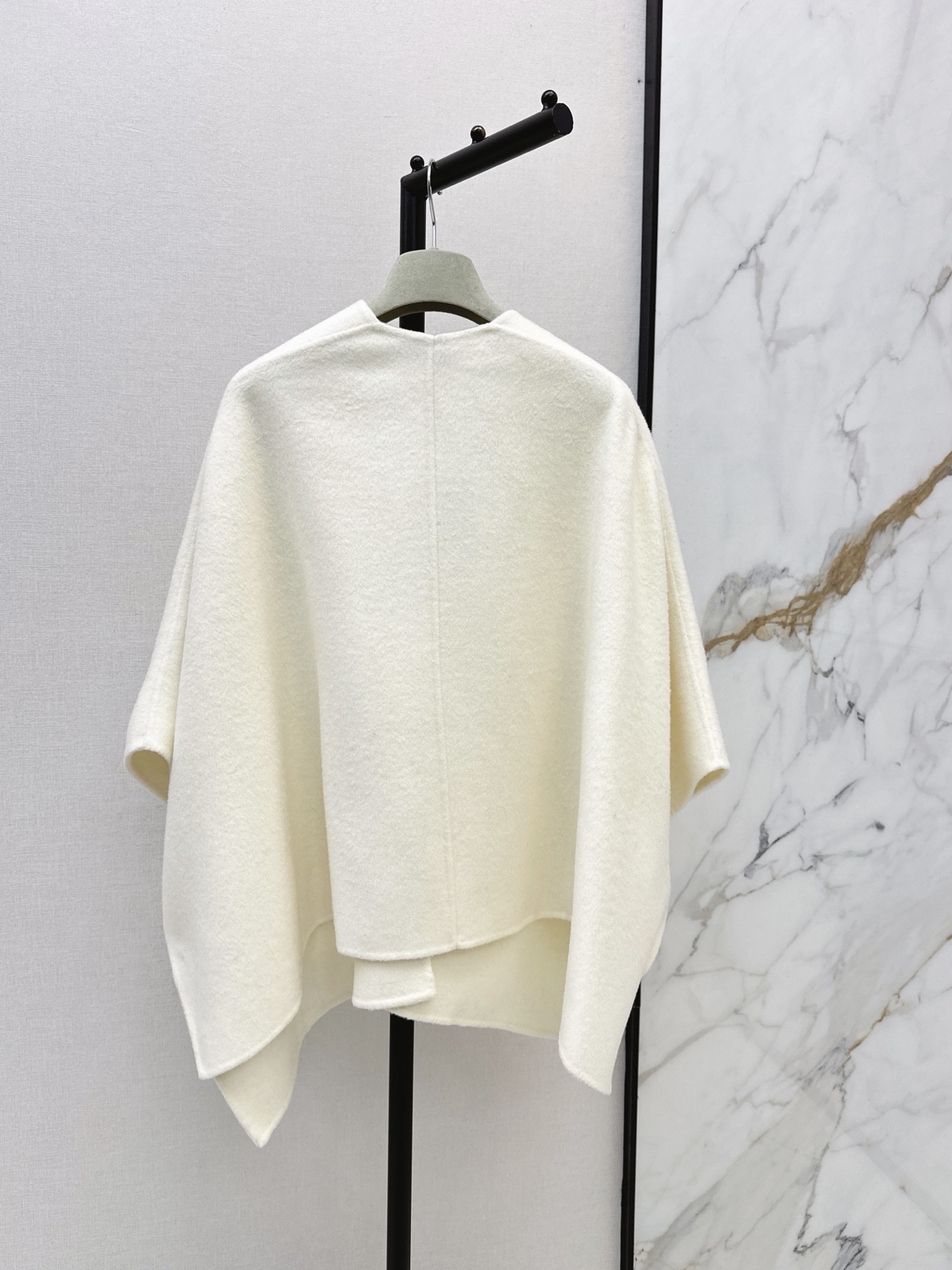 Her 26fw woolen cape jacket