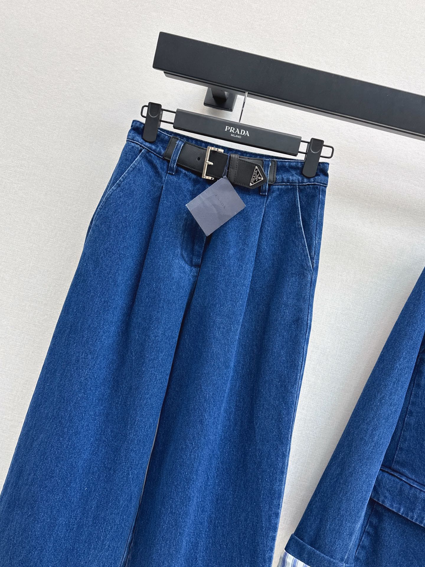 Pra 26fw belted straight-leg jeans