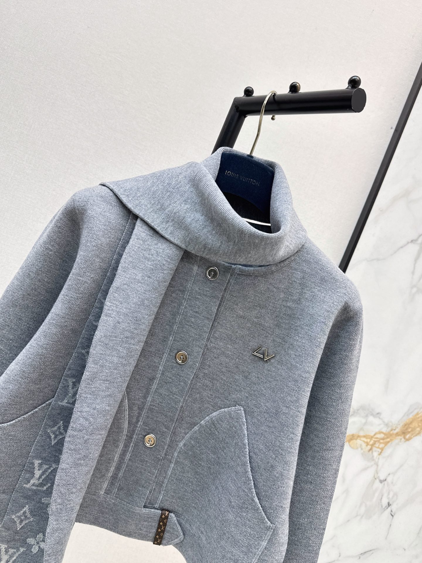 Loui 26fw scraf-collar knit jacket