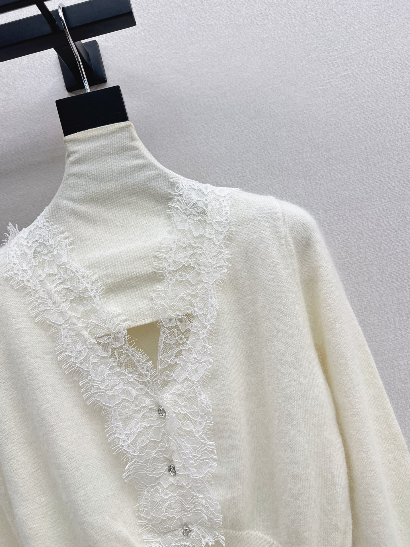 ES 26fw lace contract knit sweater