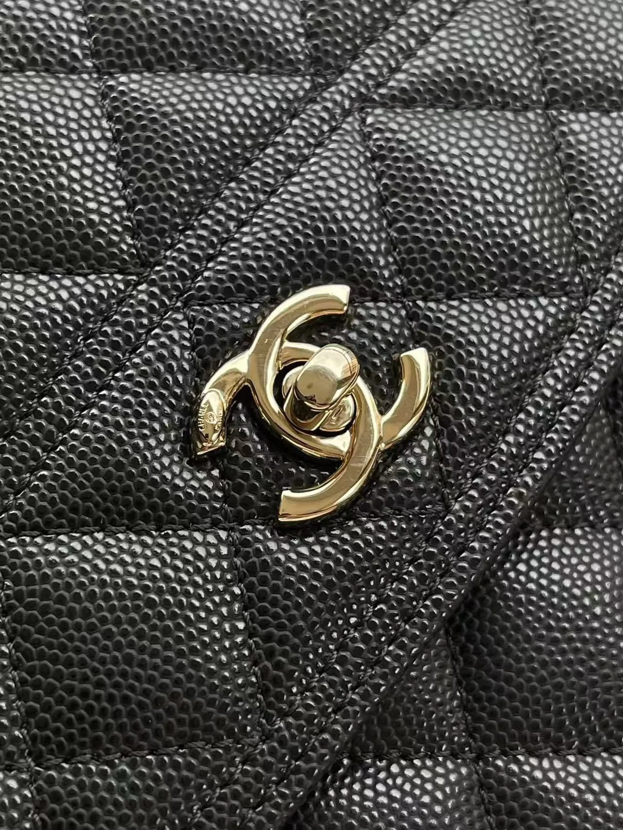 Ch 25c shoulder bag