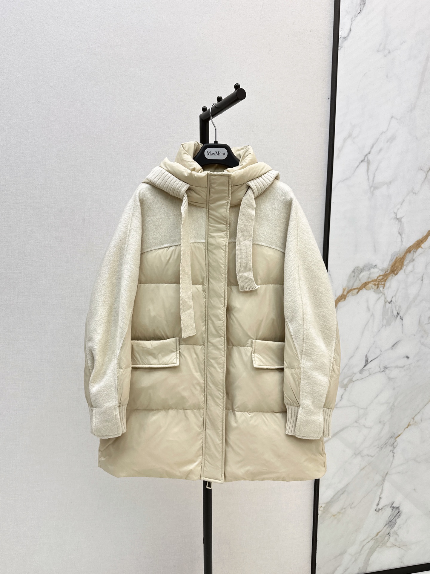 Max 26fw knit contract hooded down jacket