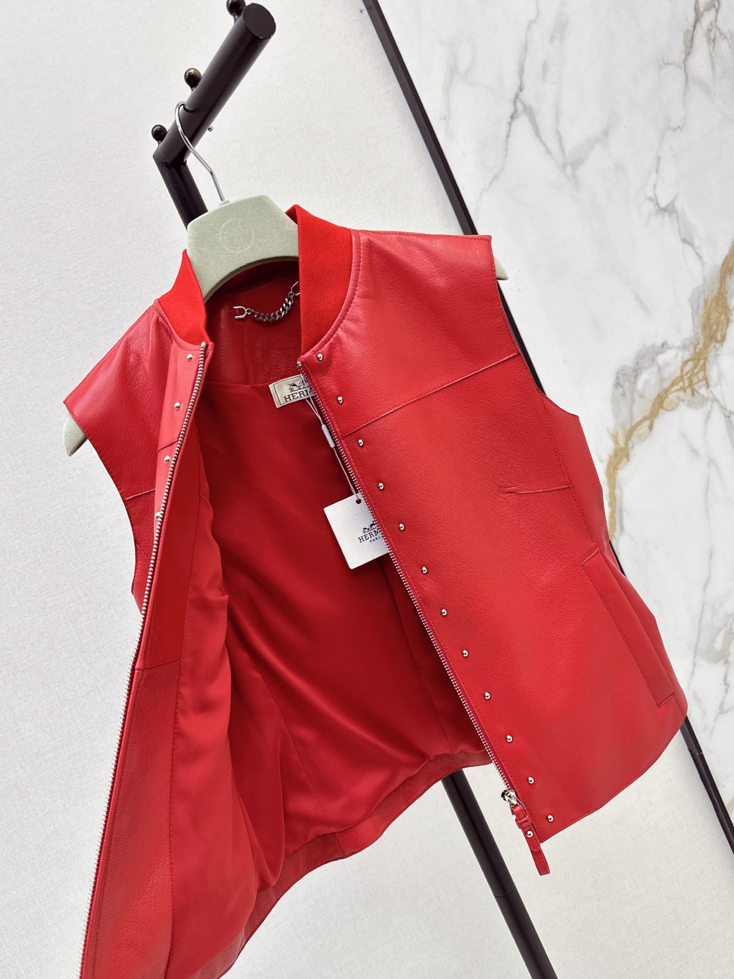 Her 26fw leather vest jacket