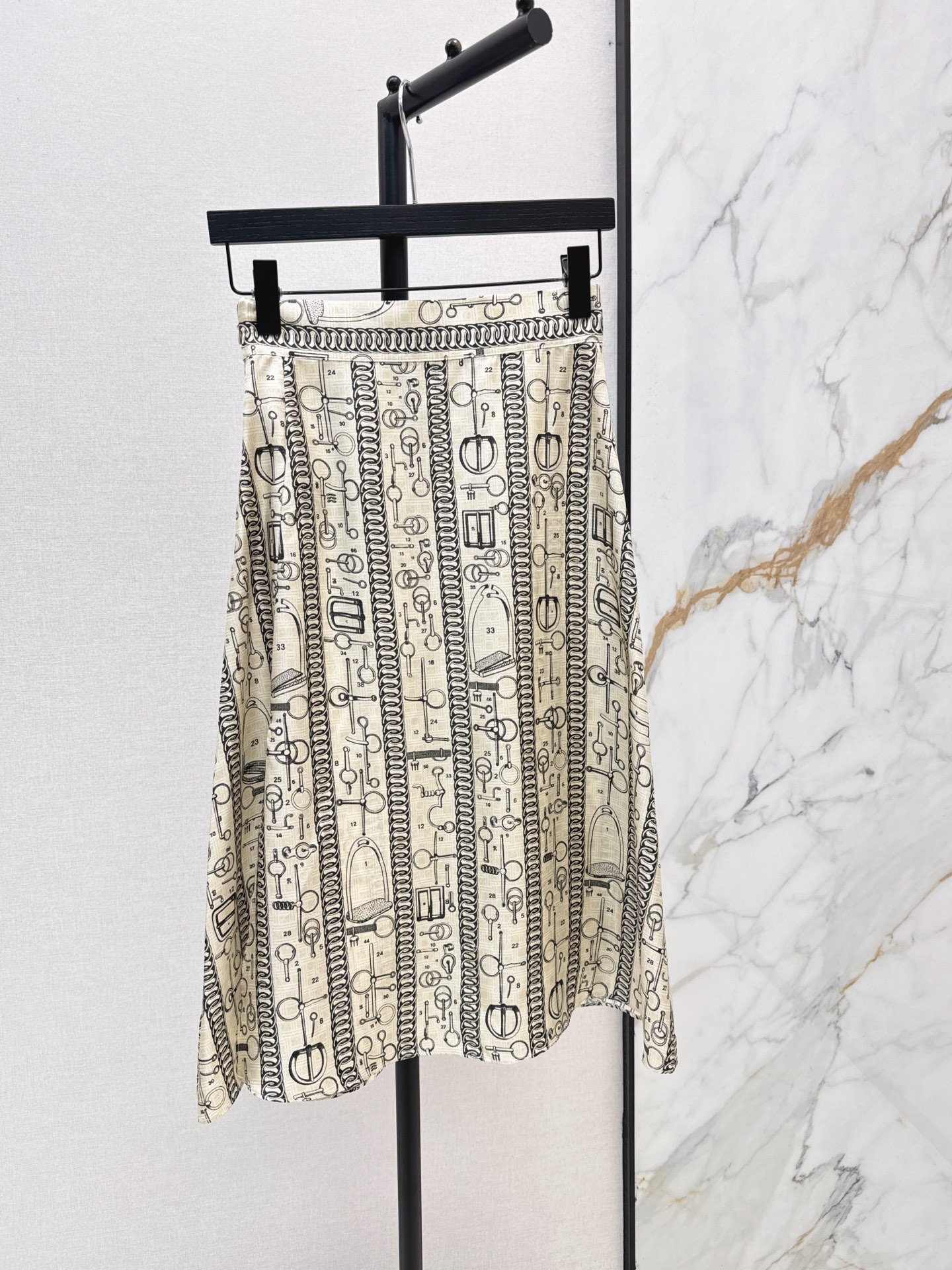 Her 26fw print silk pleated skirt