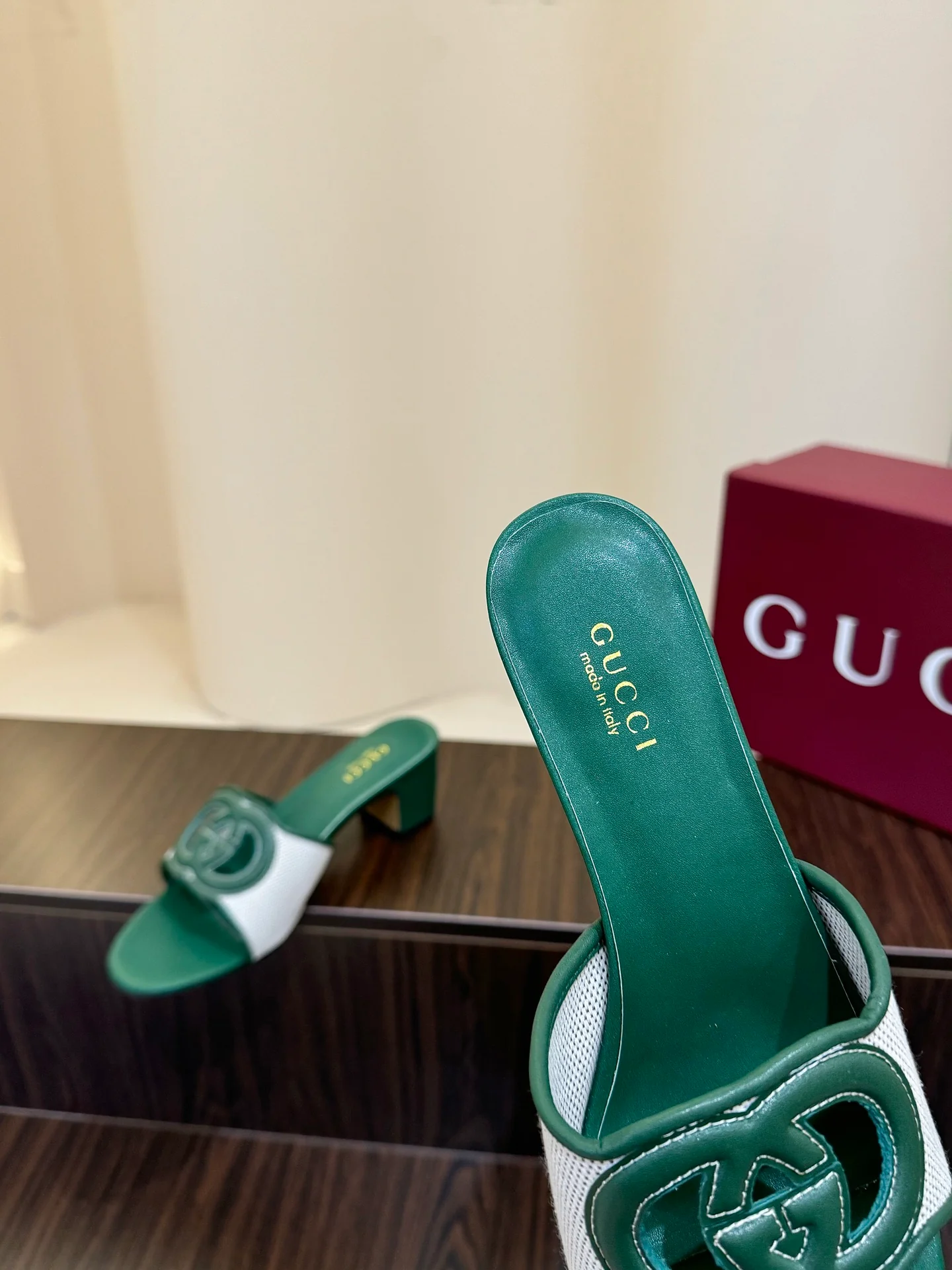 Gucc 25fw slide sandals
