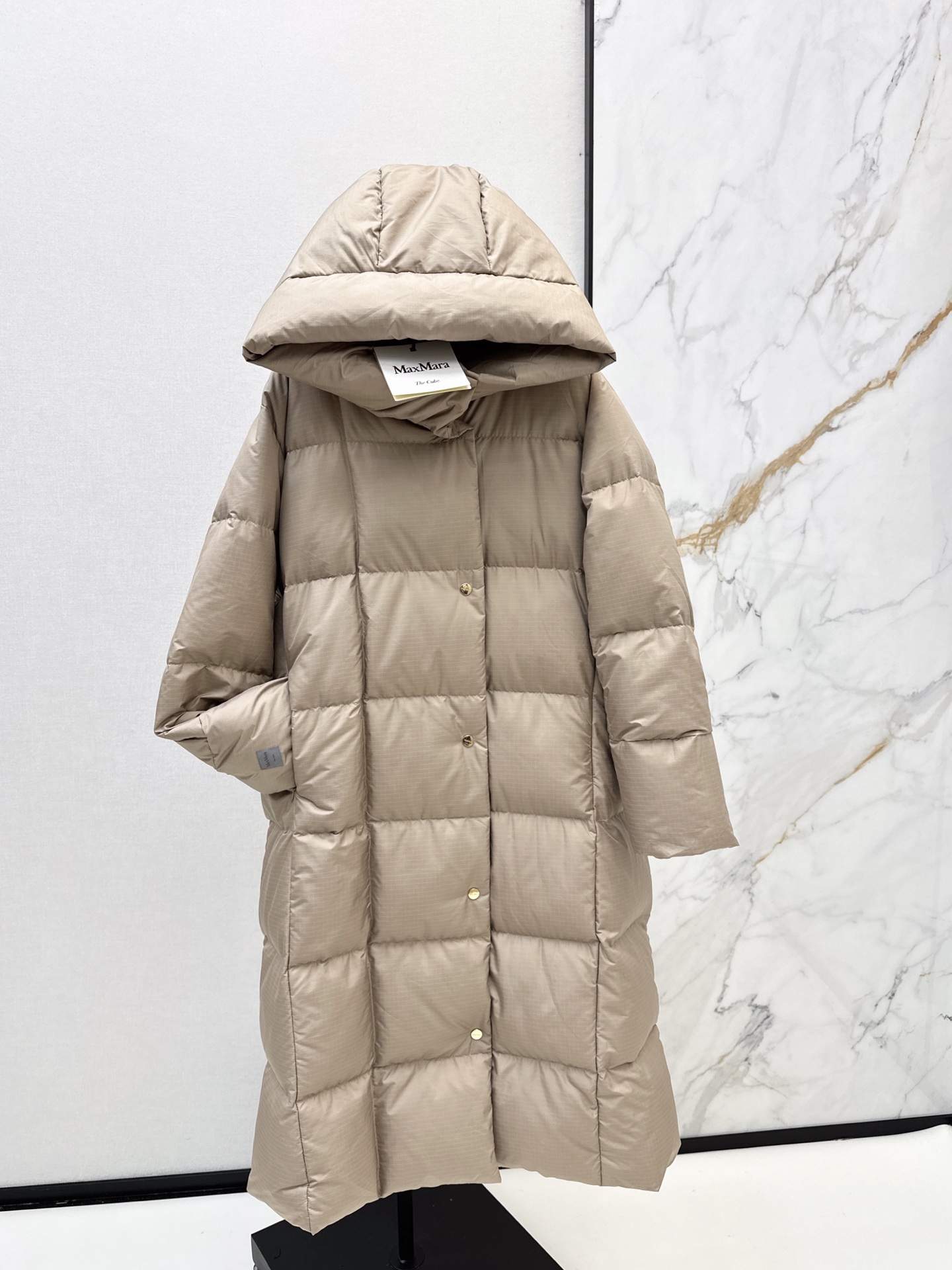Max 26fw hooded long down jacket