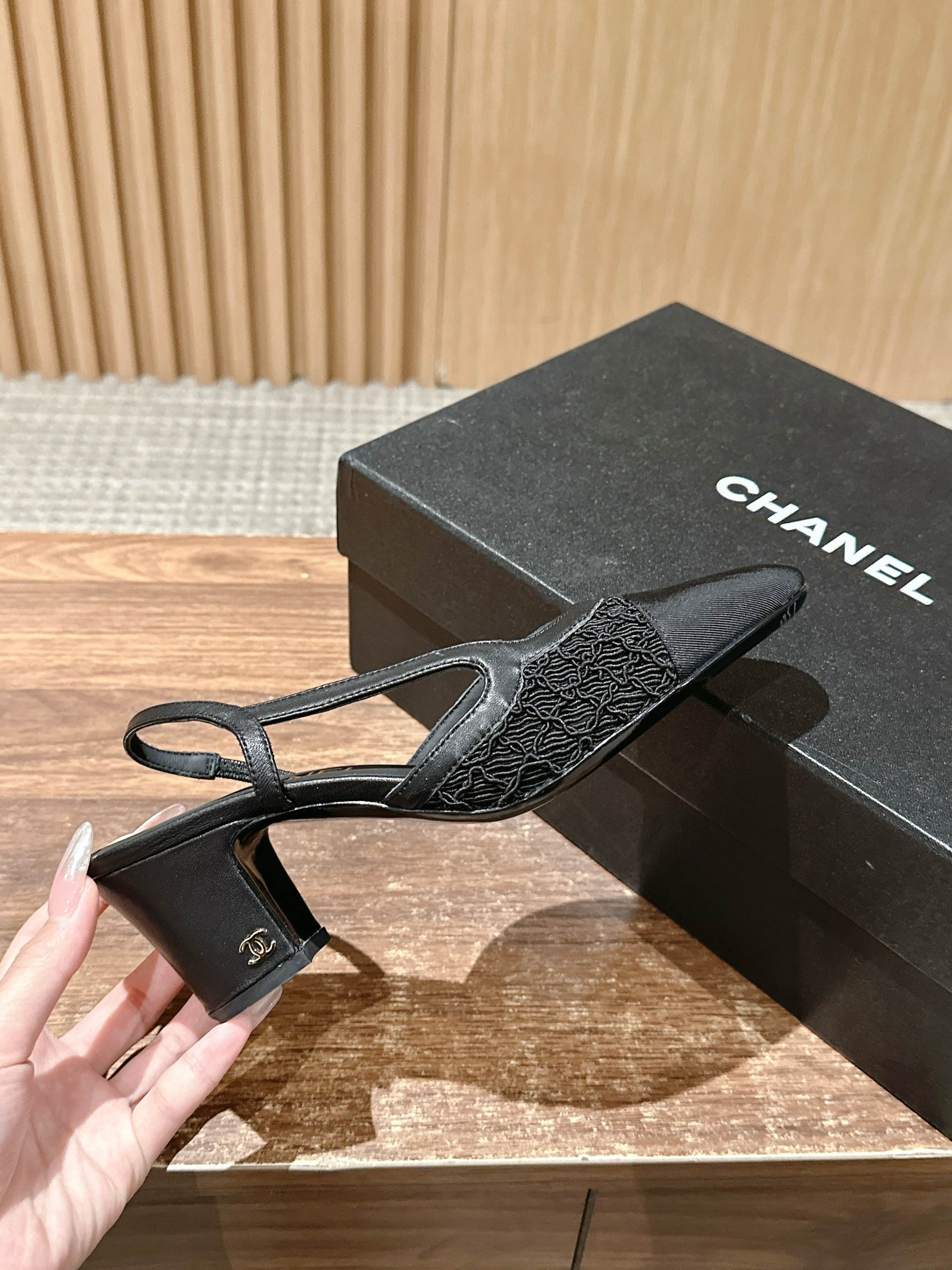 Chan 25fw lace slingback chunky heels