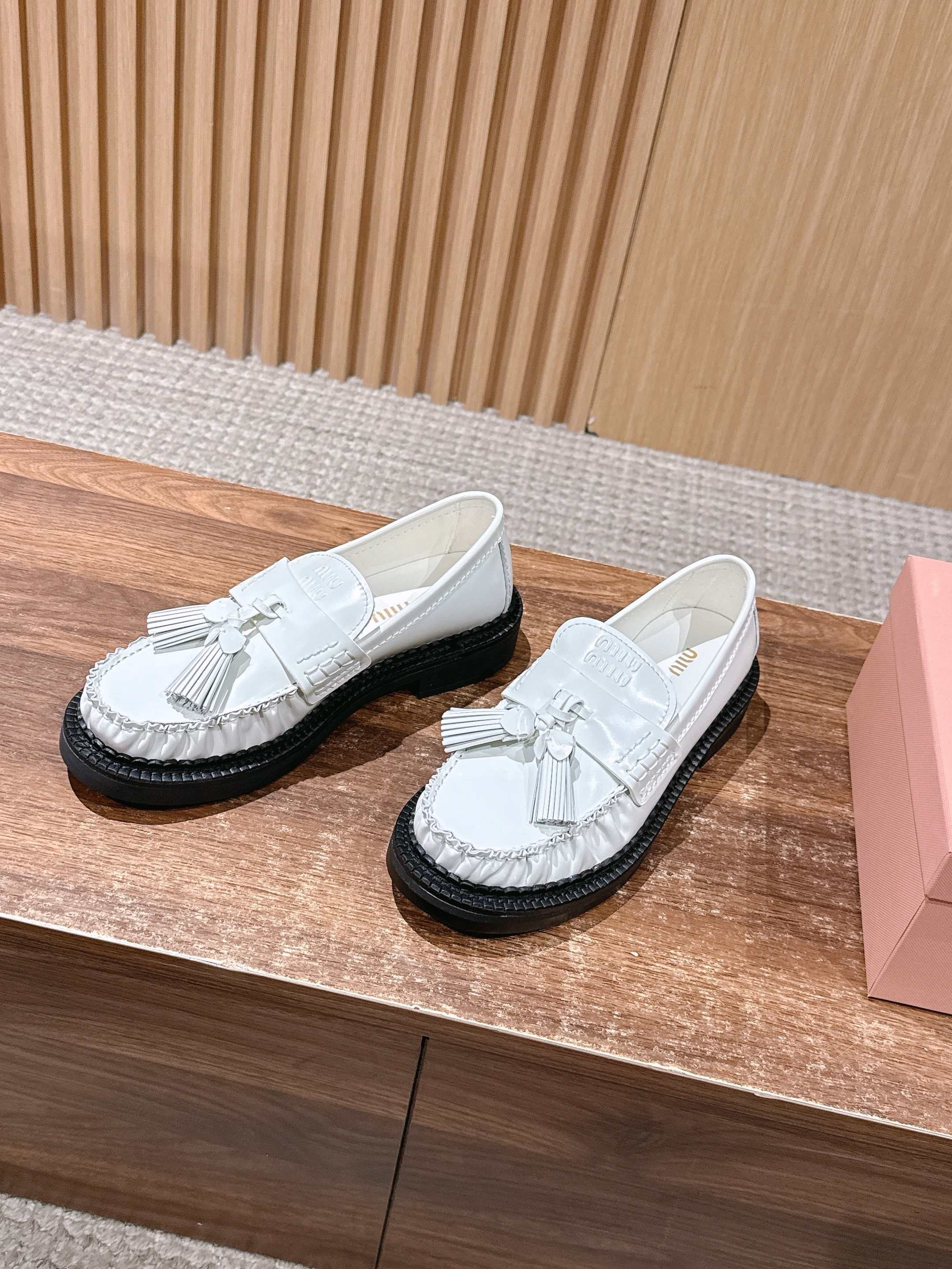 Miu 25fw loafer shoes
