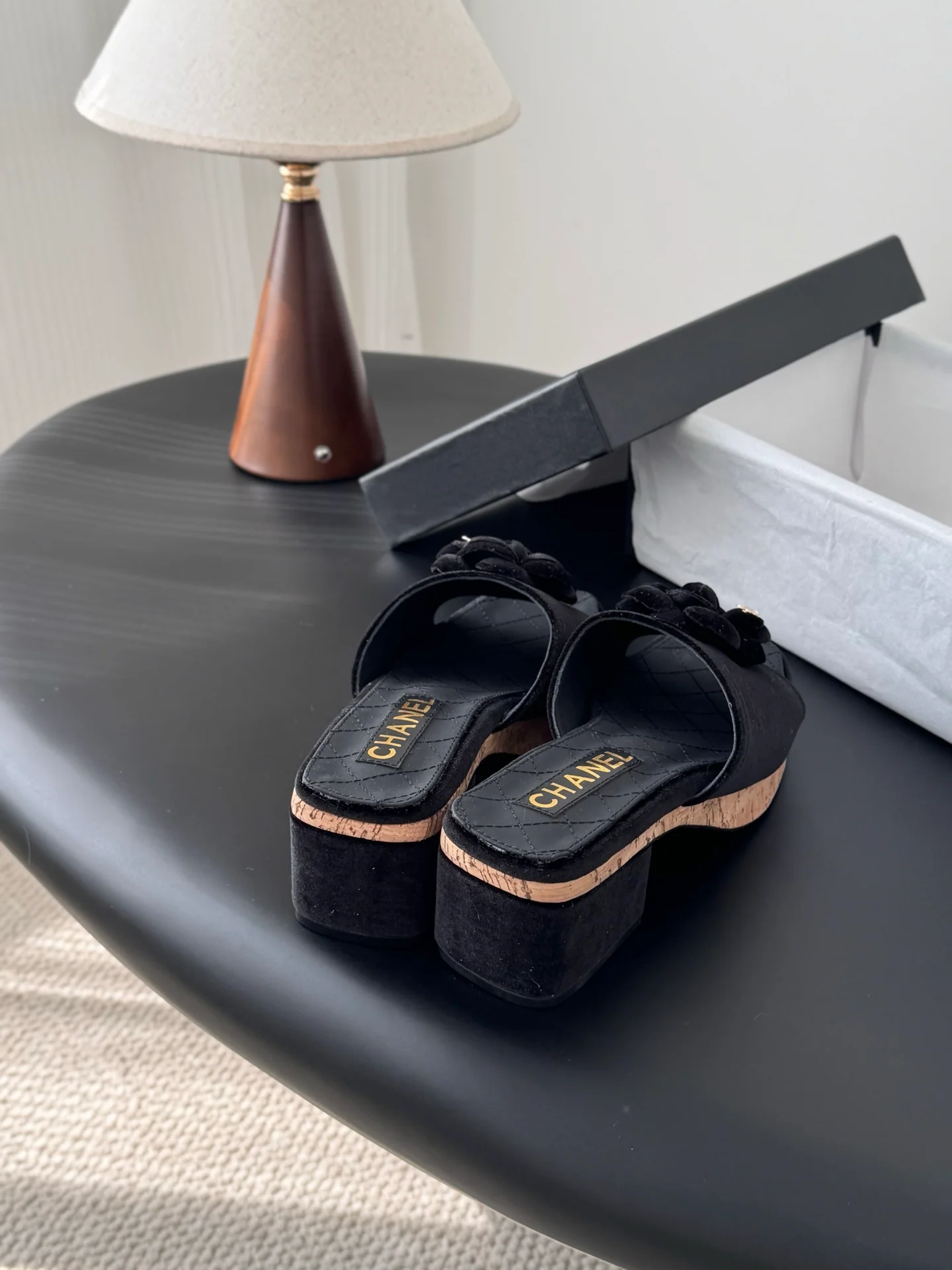Chan 26ss camellia sides sandals