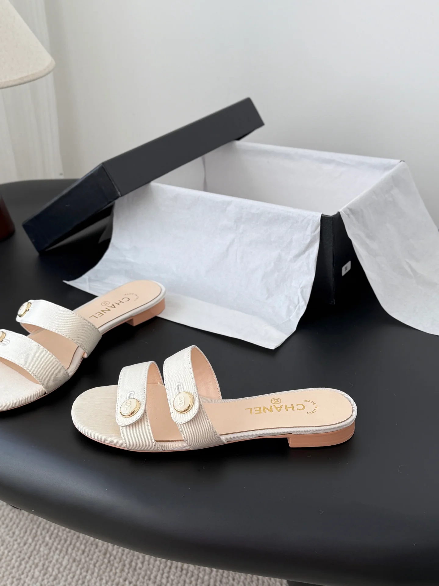 Chan 26ss sandals
